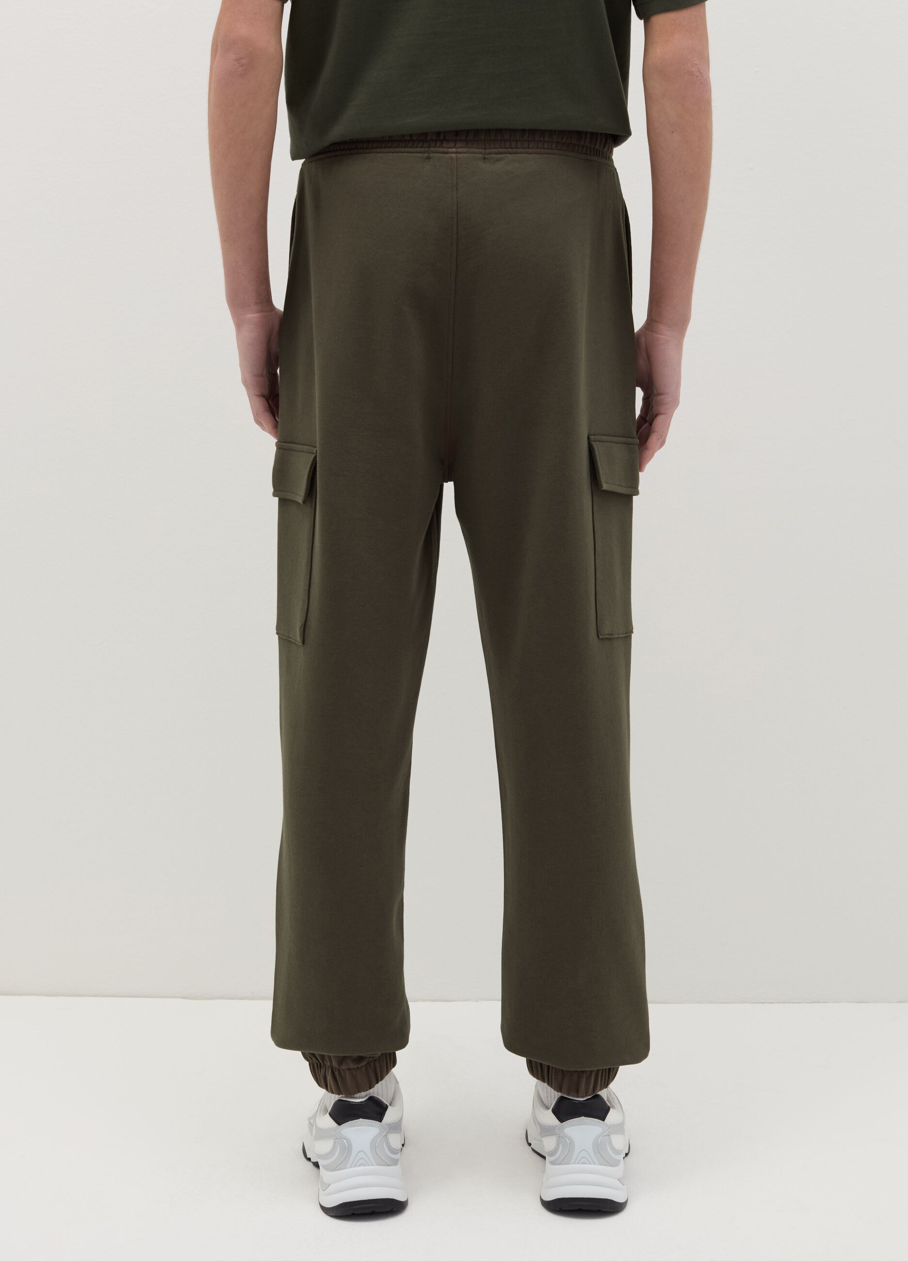 Joggers cargo con profili elasticati 