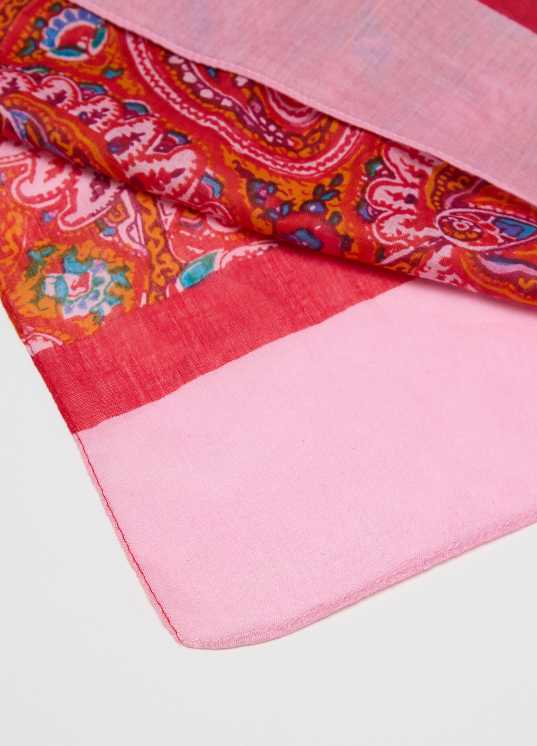 Pink scarf with cashmere motif