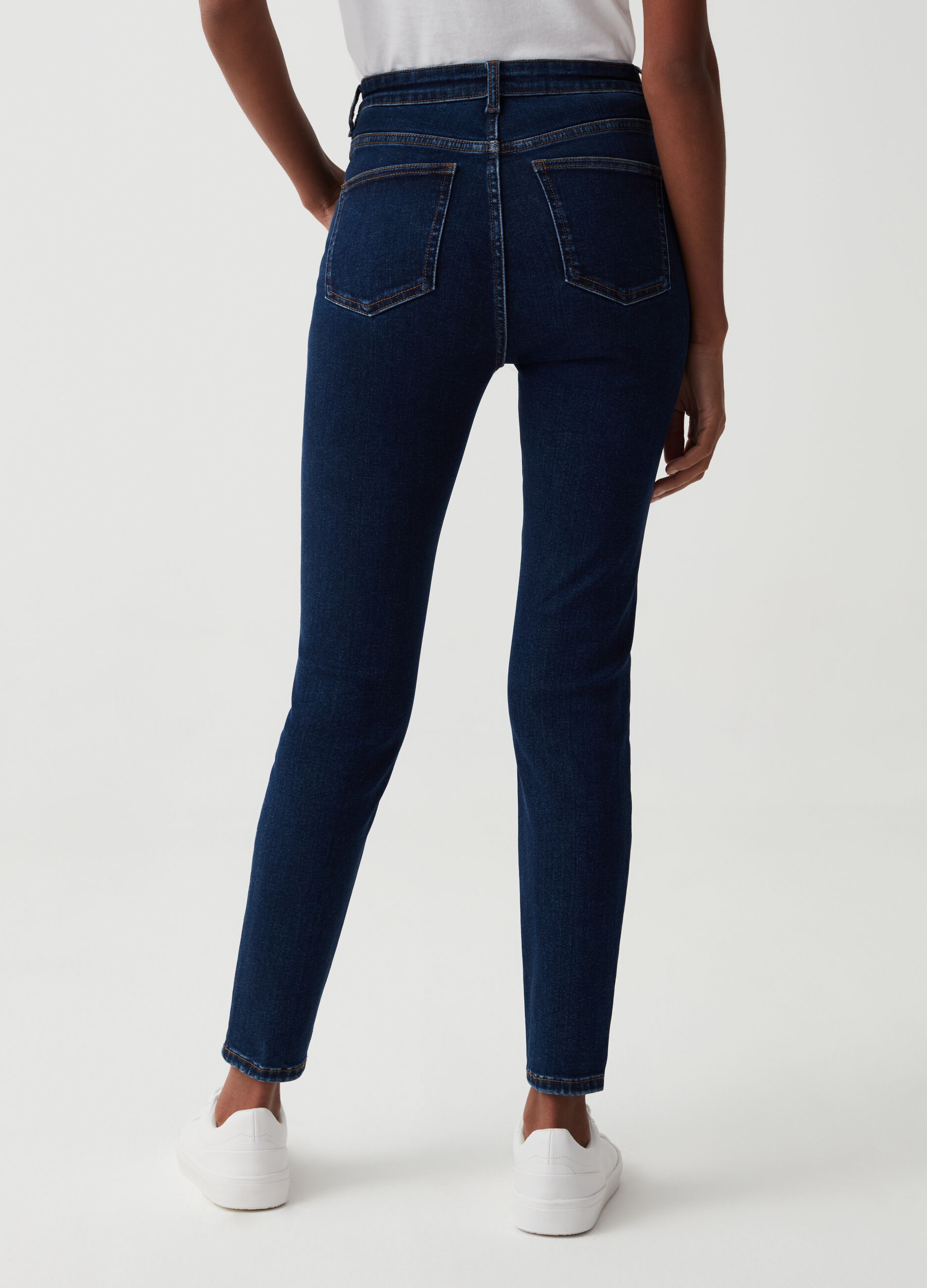 Skinny-fit stretch jeans with five pockets