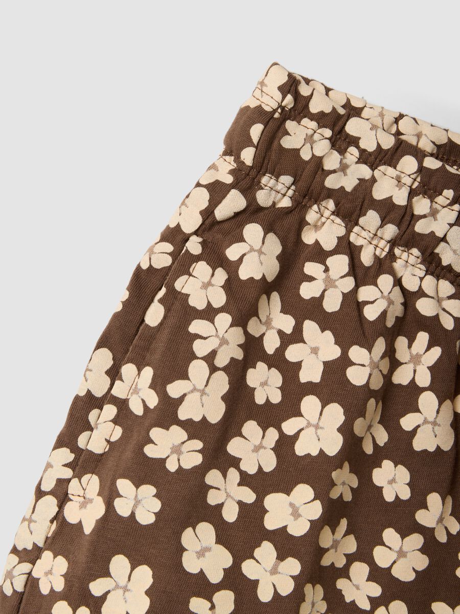 Beige pure cotton shorts with heart print_3