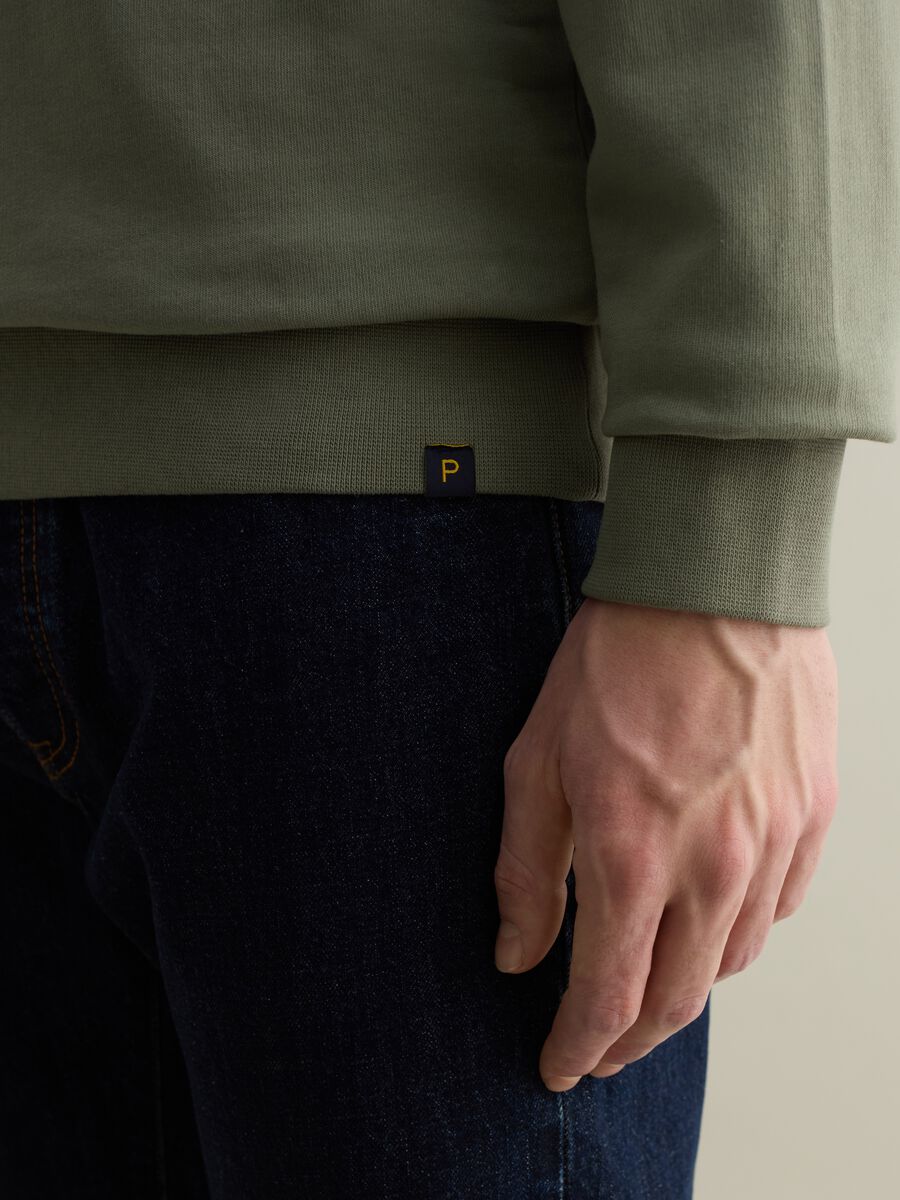 Sweatshirt with round neck and stitched detail_3