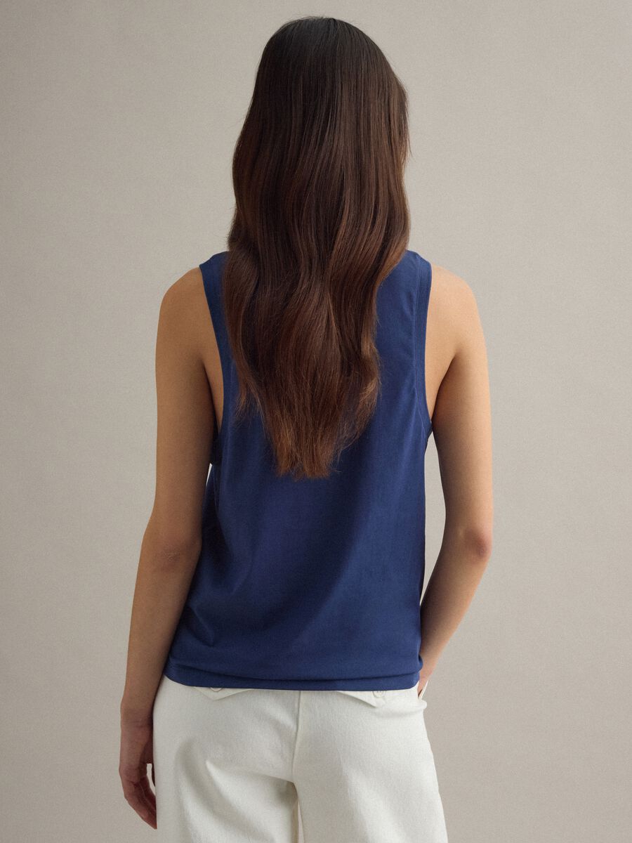 Blue cotton blend regular fit V-neck tank top_3