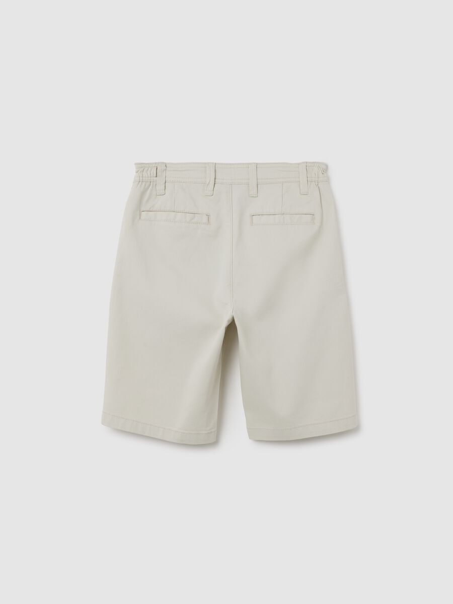 Beige regular fit stretch cotton boy's shorts with pockets_4