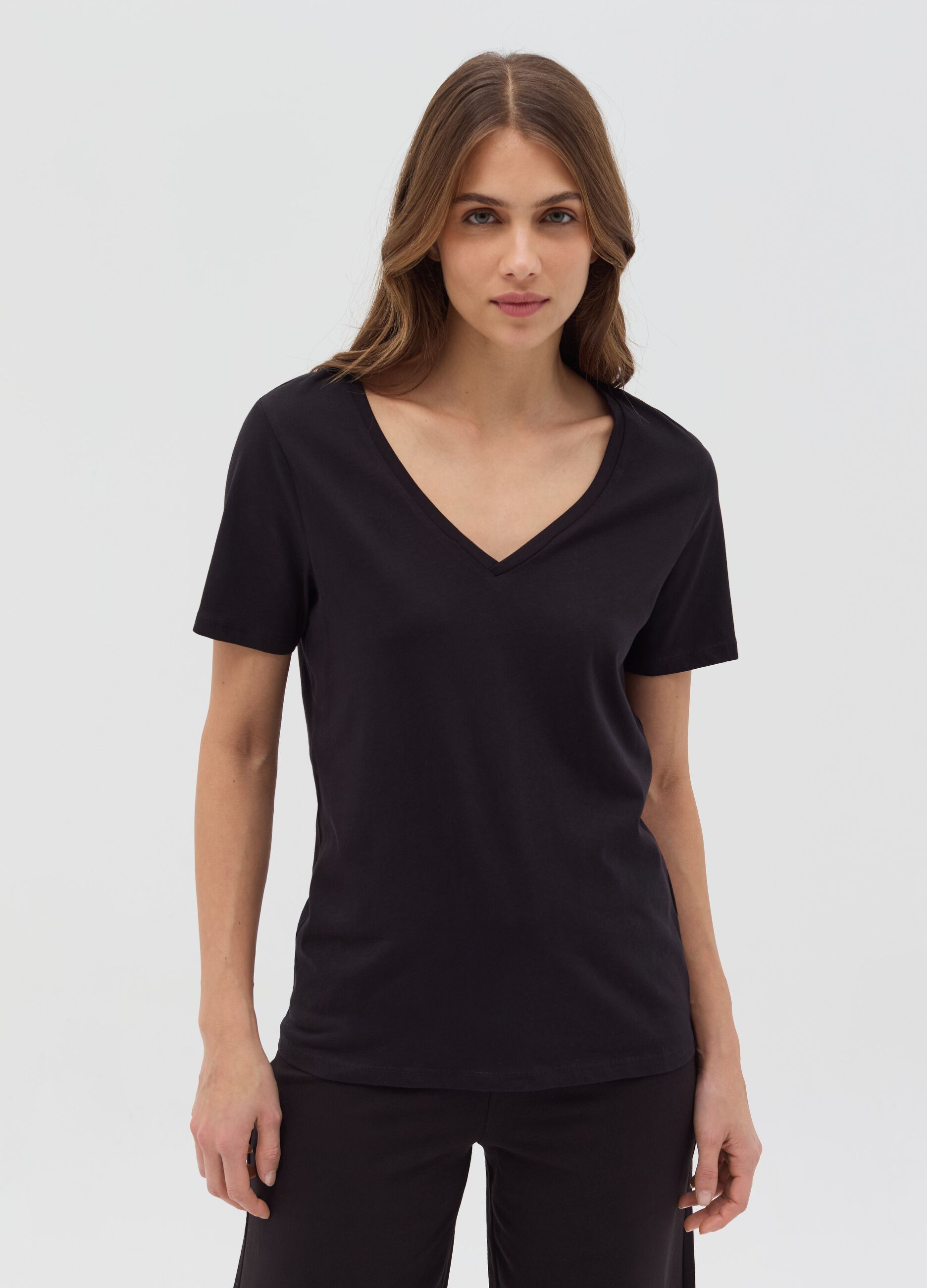 Organic cotton T-shirt with V neck