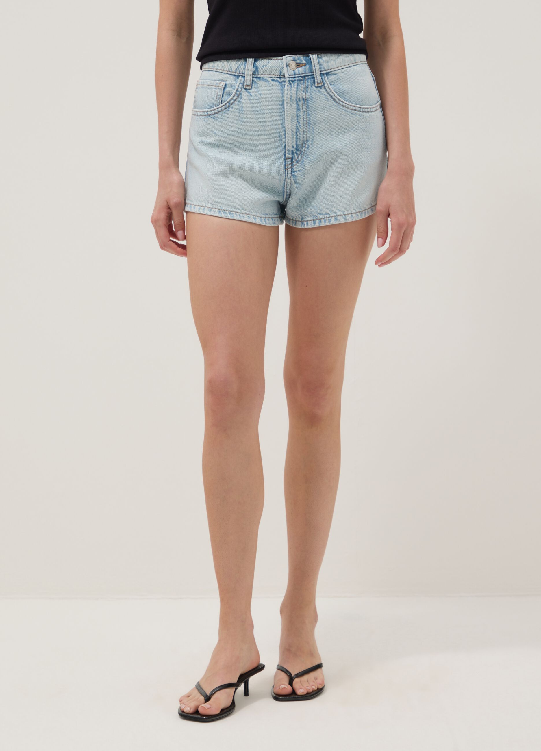 Shorts denim azzurro in puro cotone straight fit