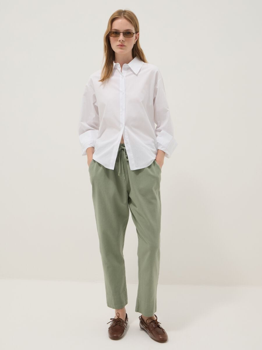 Pantaloni verdi in misto lino e cotone con vita elasticizzata_0