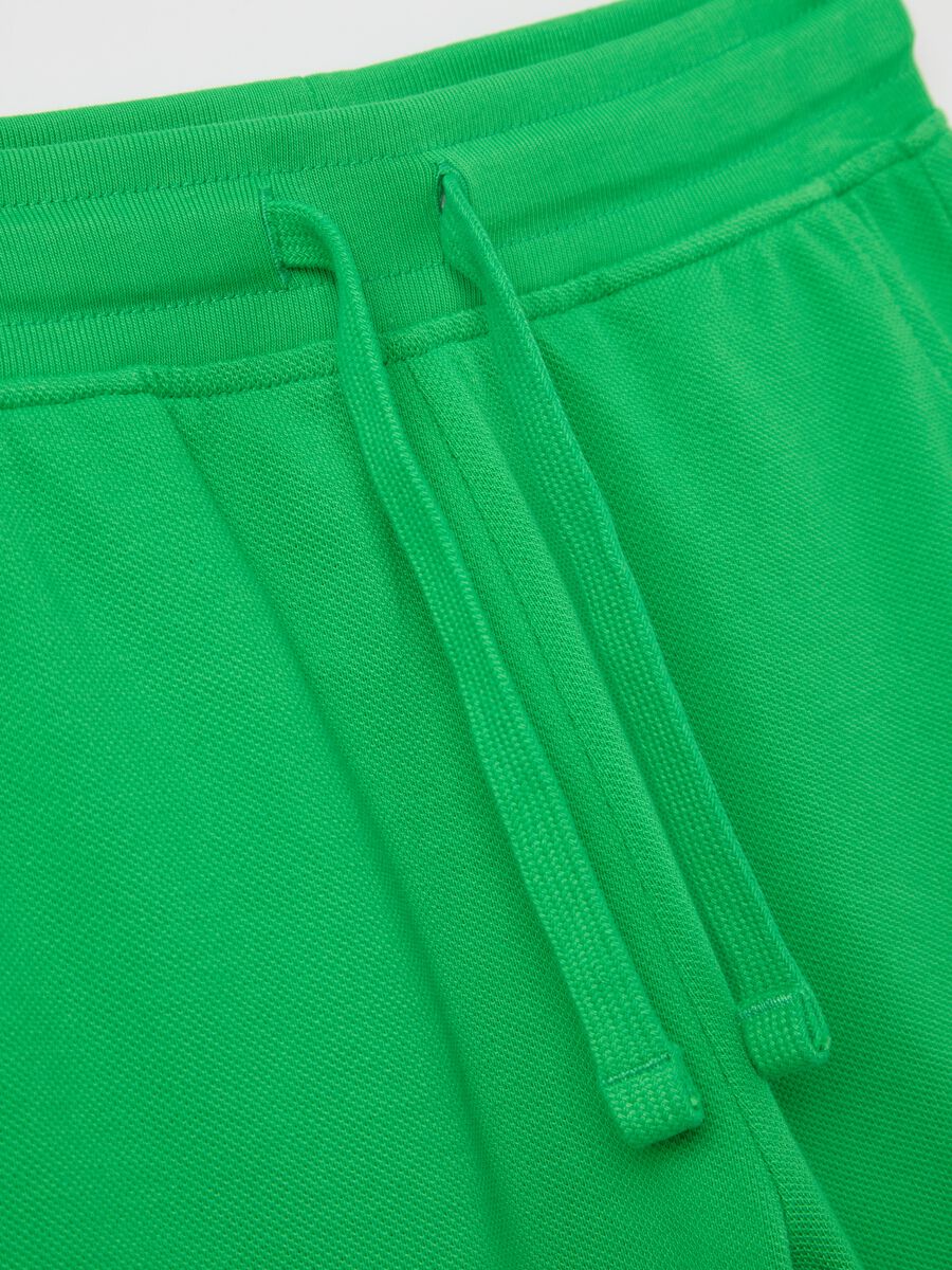 Green shorts in cotton with drawstring_2
