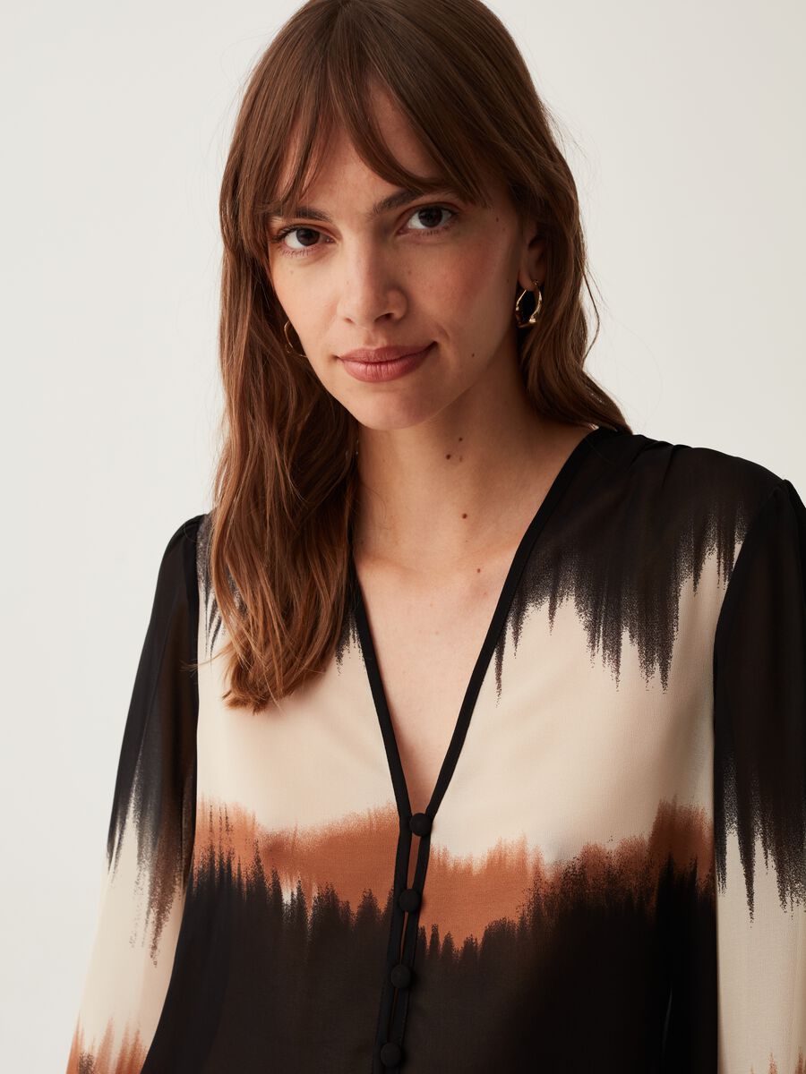 Blusa con bottoni fantasia Dip Dye_0