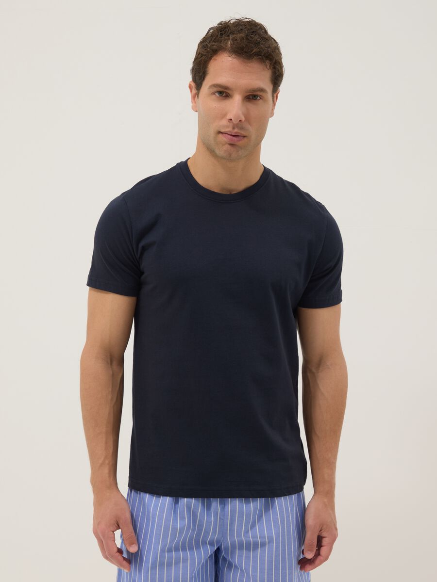 Pigiama corto blu a righe in jersey di puro cotone organico_1