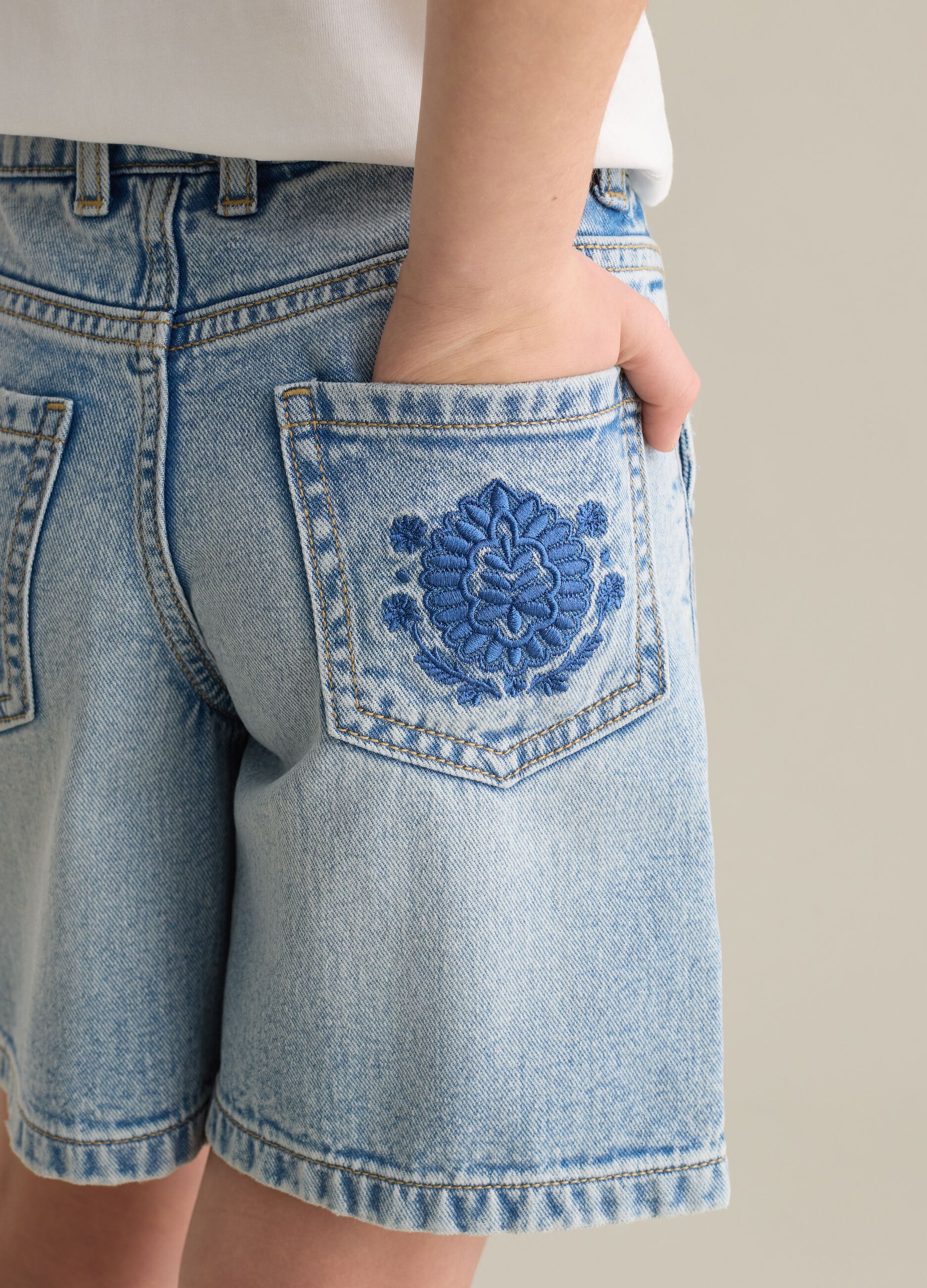 Denim shorts with pockets