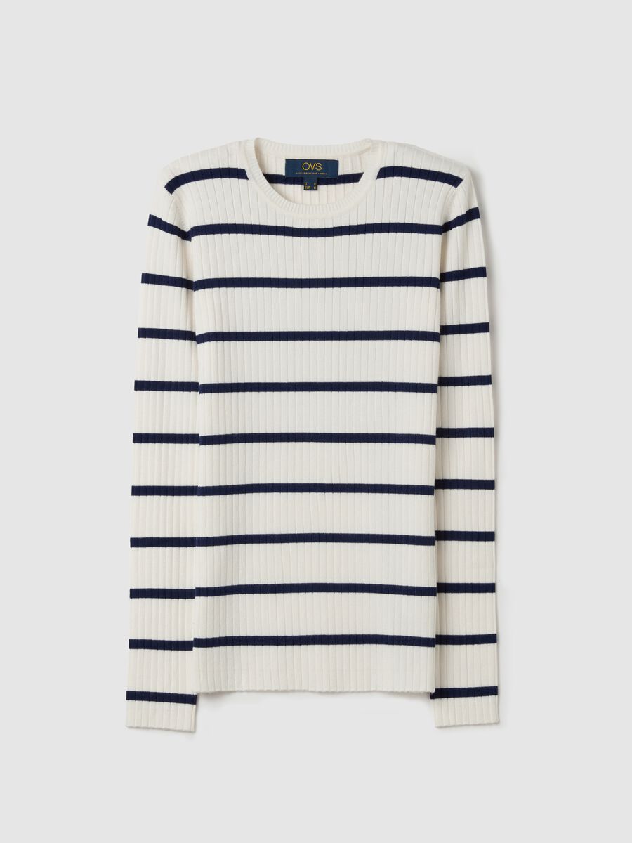 Flat ribbed top with striped pattern_4