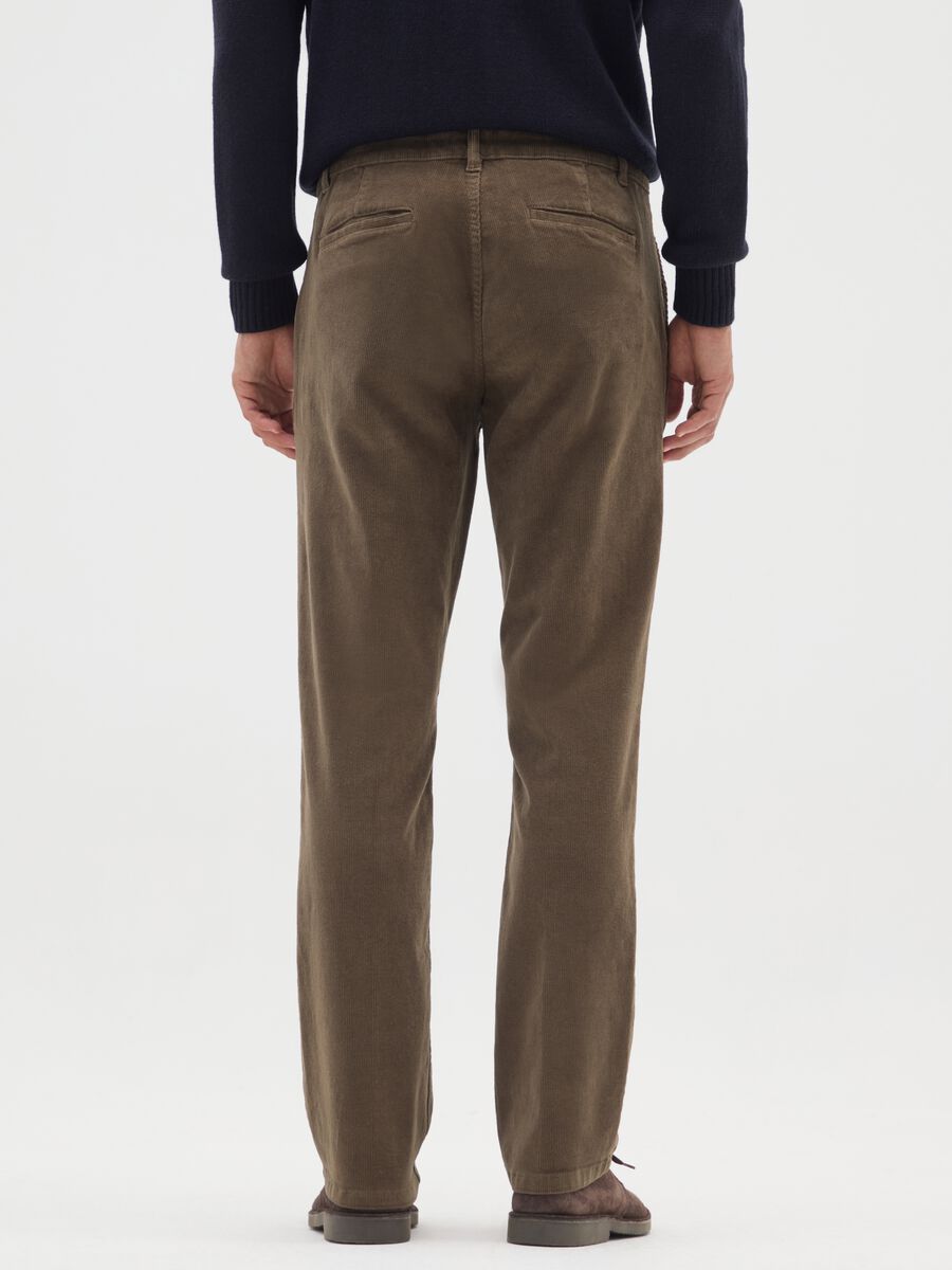 Pantaloni marroni in cotone elasticizzato a coste strette regular fit_2