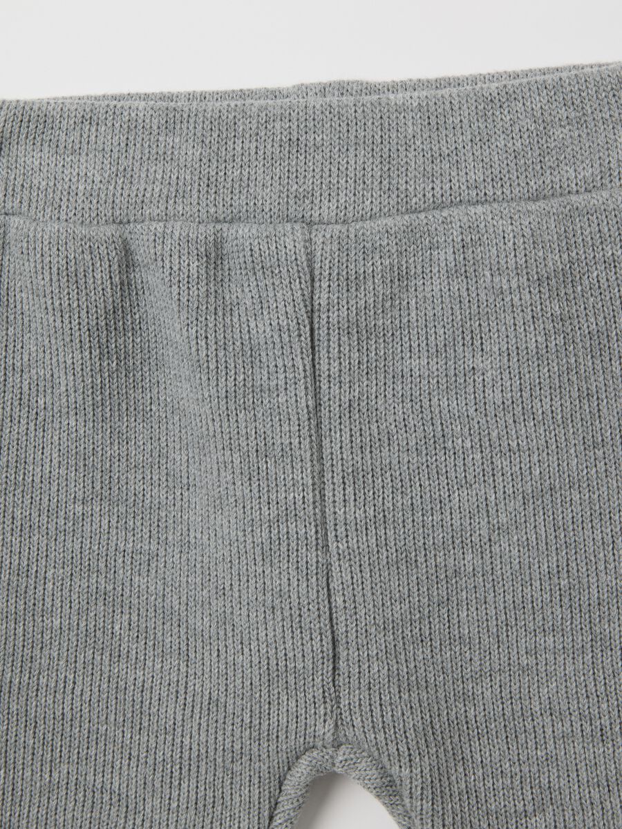 Set da neonato in misto cotone grigio con cappuccio e tasche_3