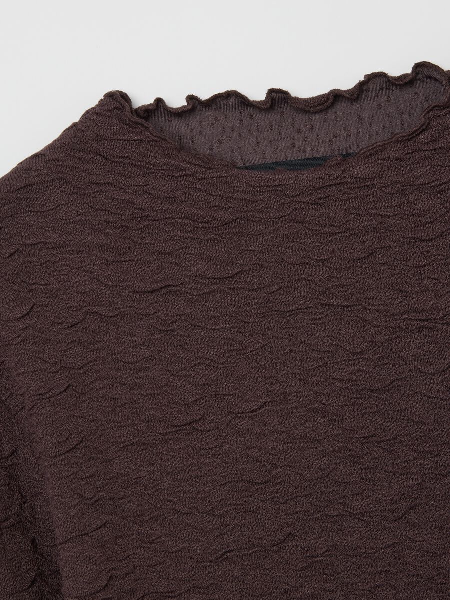 T-shirt marrone a maniche lunghe in tessuto elasticizzato_5