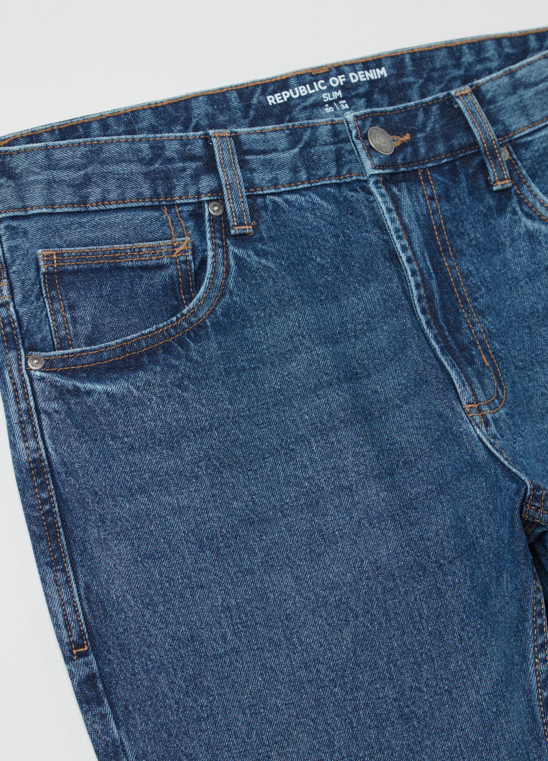 Slim-fit jeans with five pockets