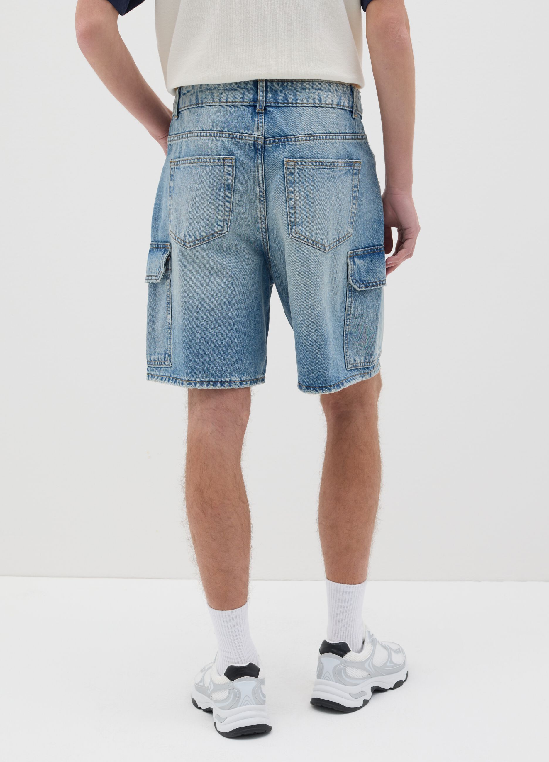 Cargo Bermuda shorts in light denim