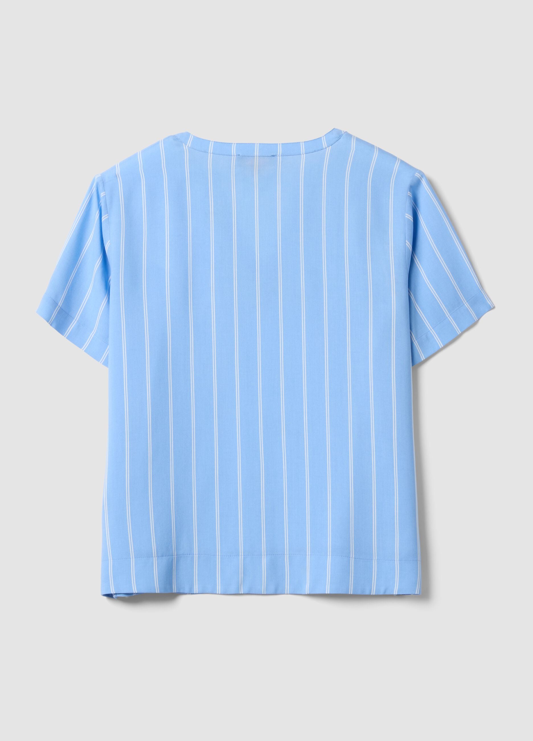 Blusa azzurra a righe in pura viscosa con collo coreano regular fit