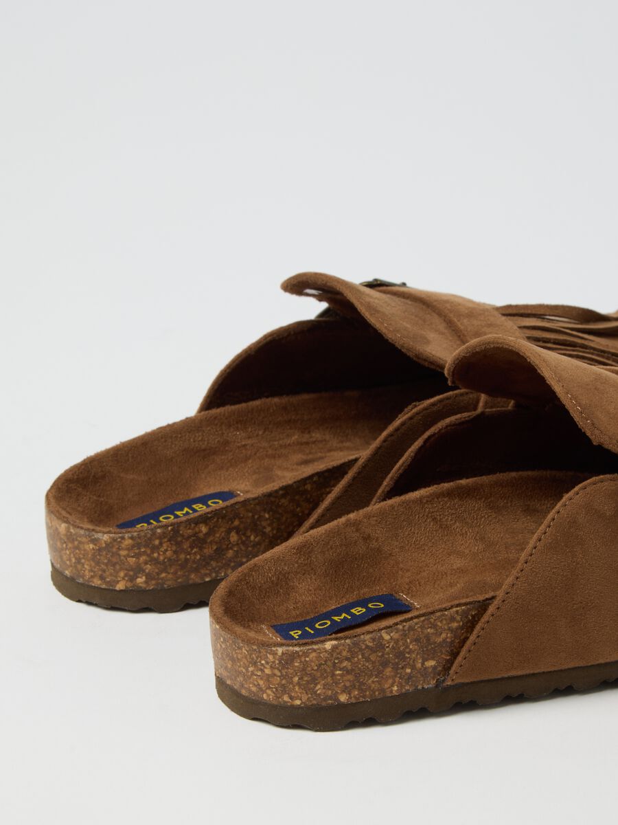 Brown clogs with fringes_3