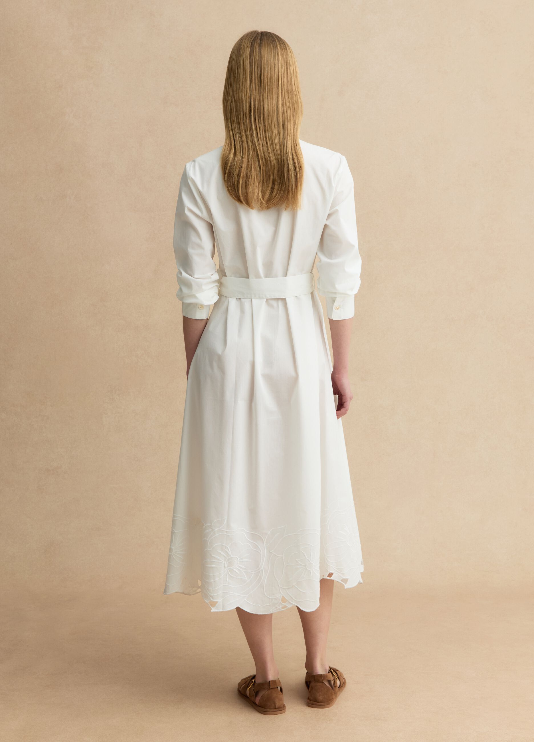 Abito lungo bianco in puro cotone regular fit con ricami