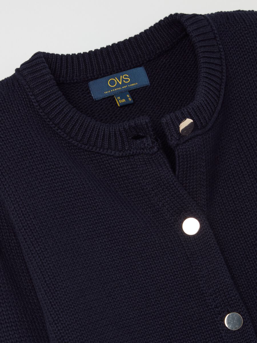 Cotton cardigan with golden buttons_5
