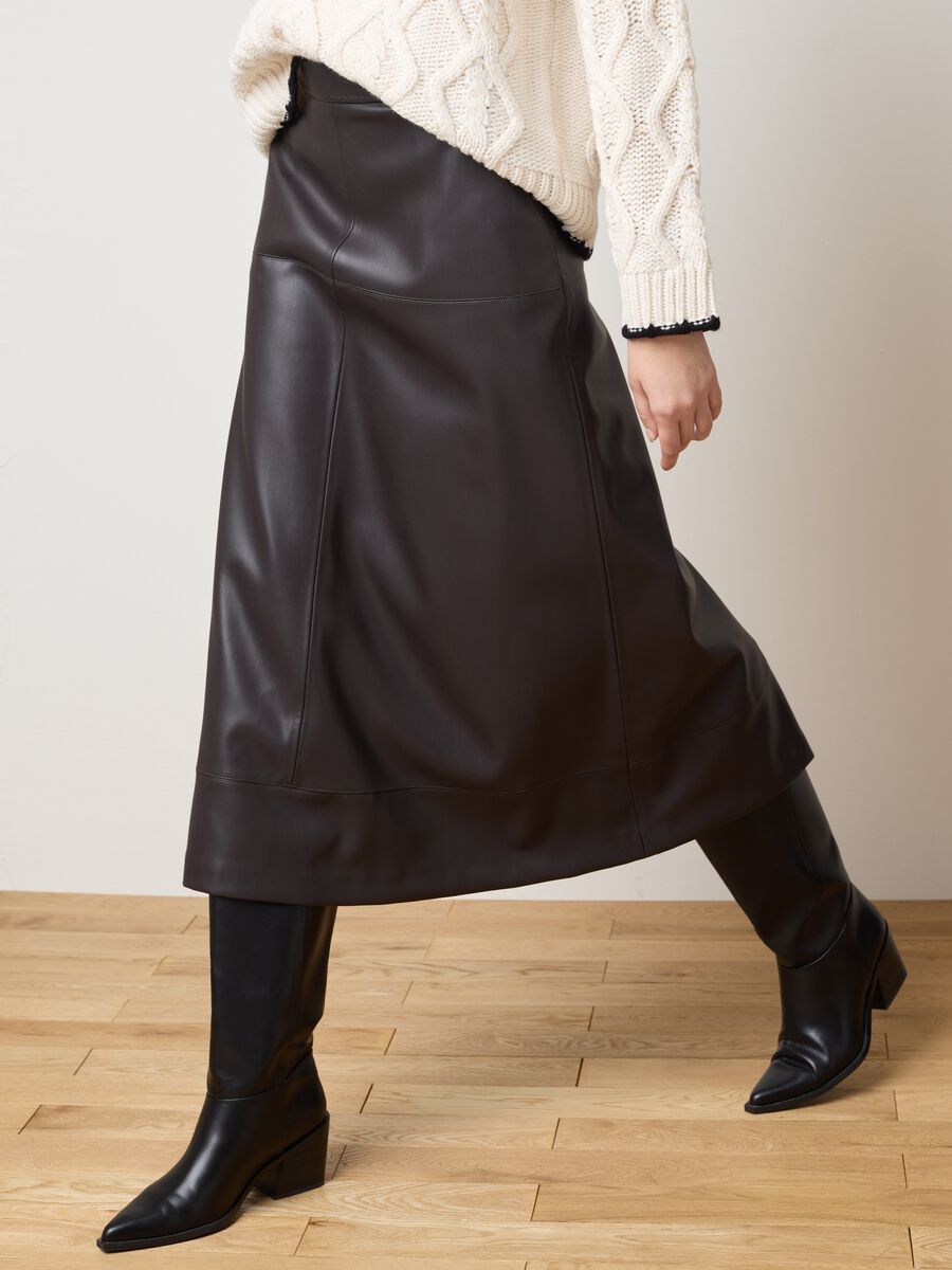 Gonna lunga marrone con tasche laterali_3