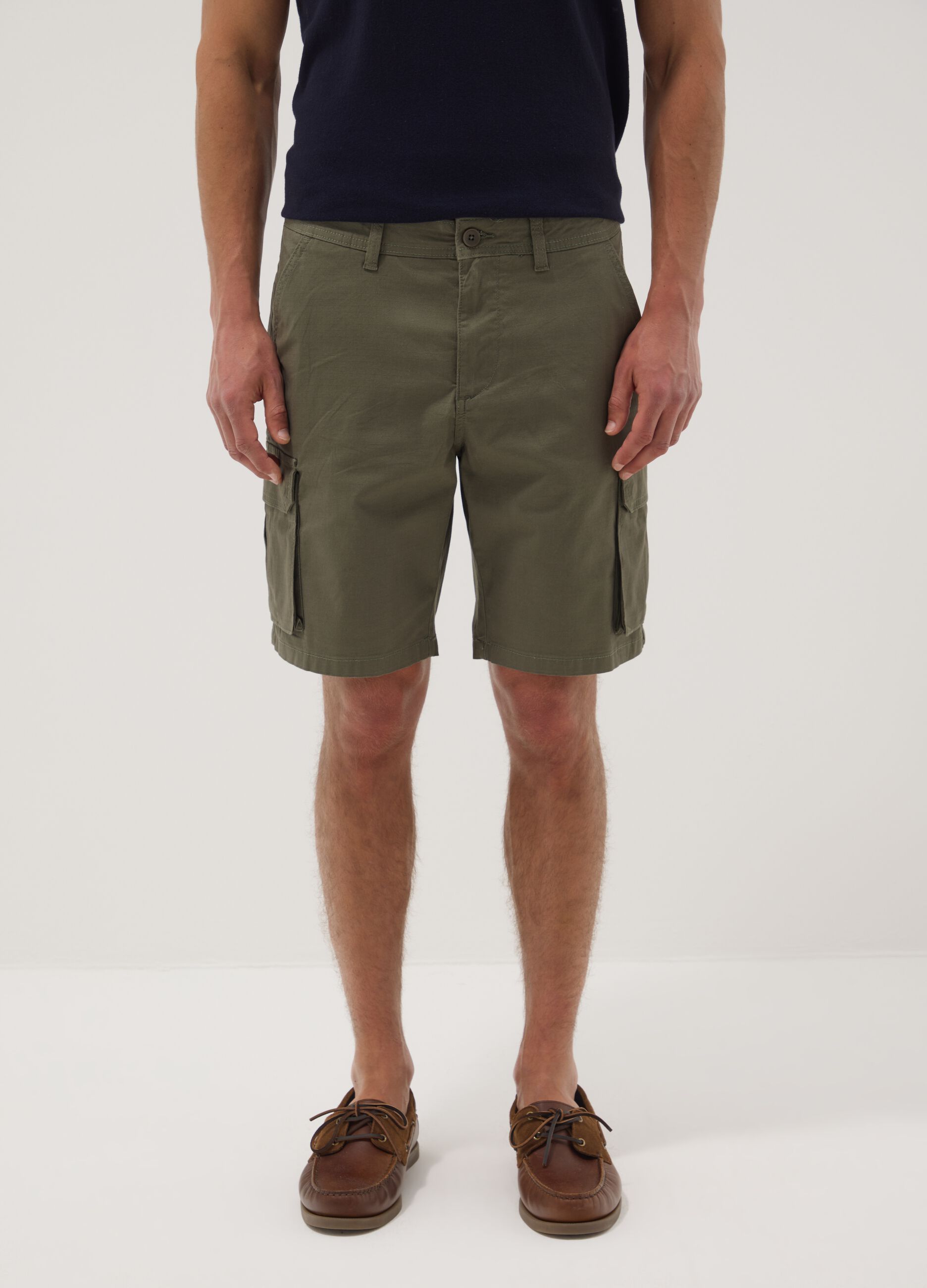 Green stretch cotton cargo Bermuda shorts