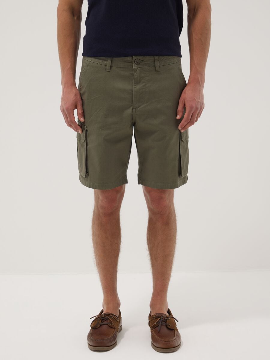 Green stretch cotton cargo Bermuda shorts_1