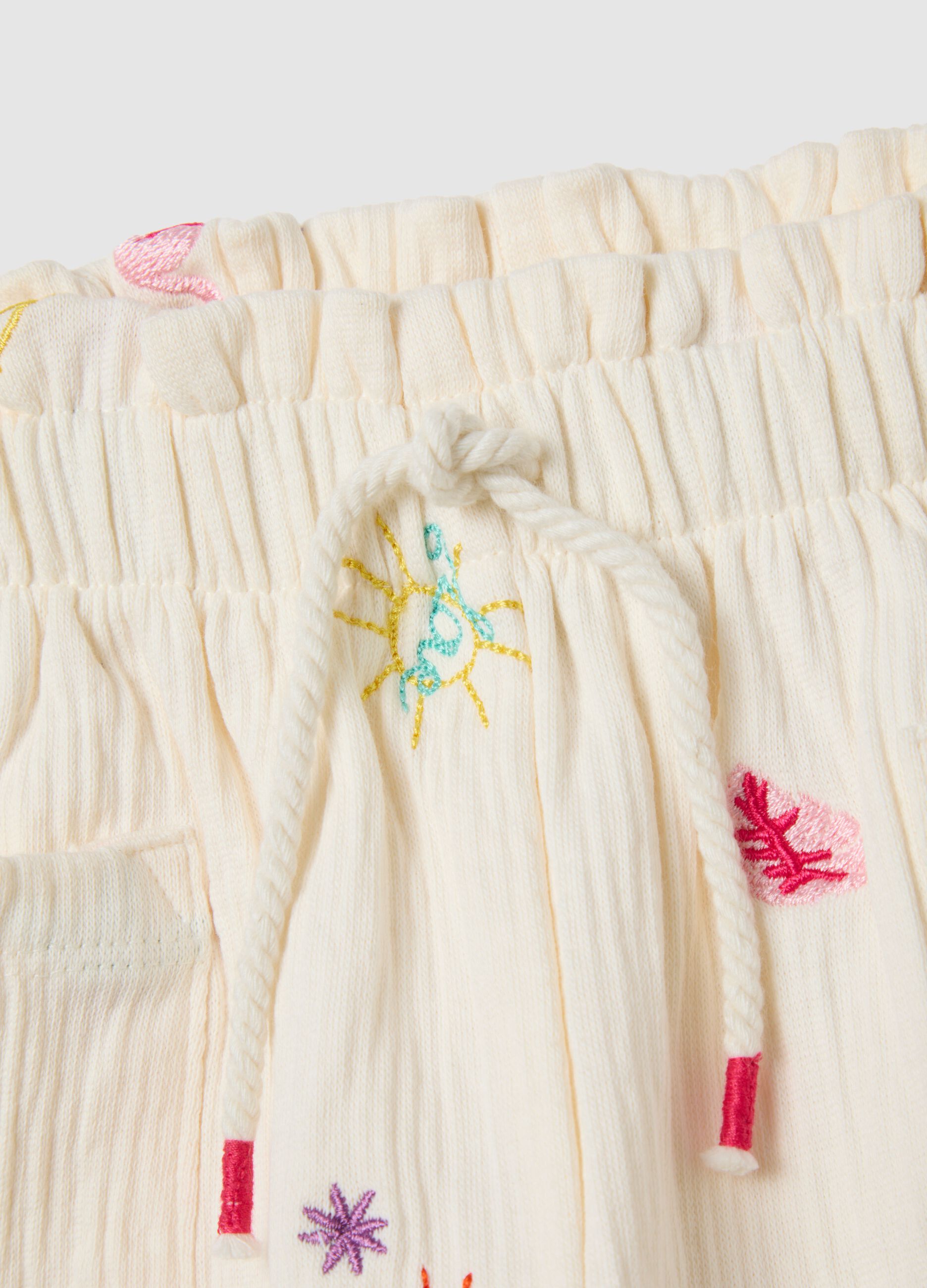 Girls' beige cotton shorts regular fit with embroidery