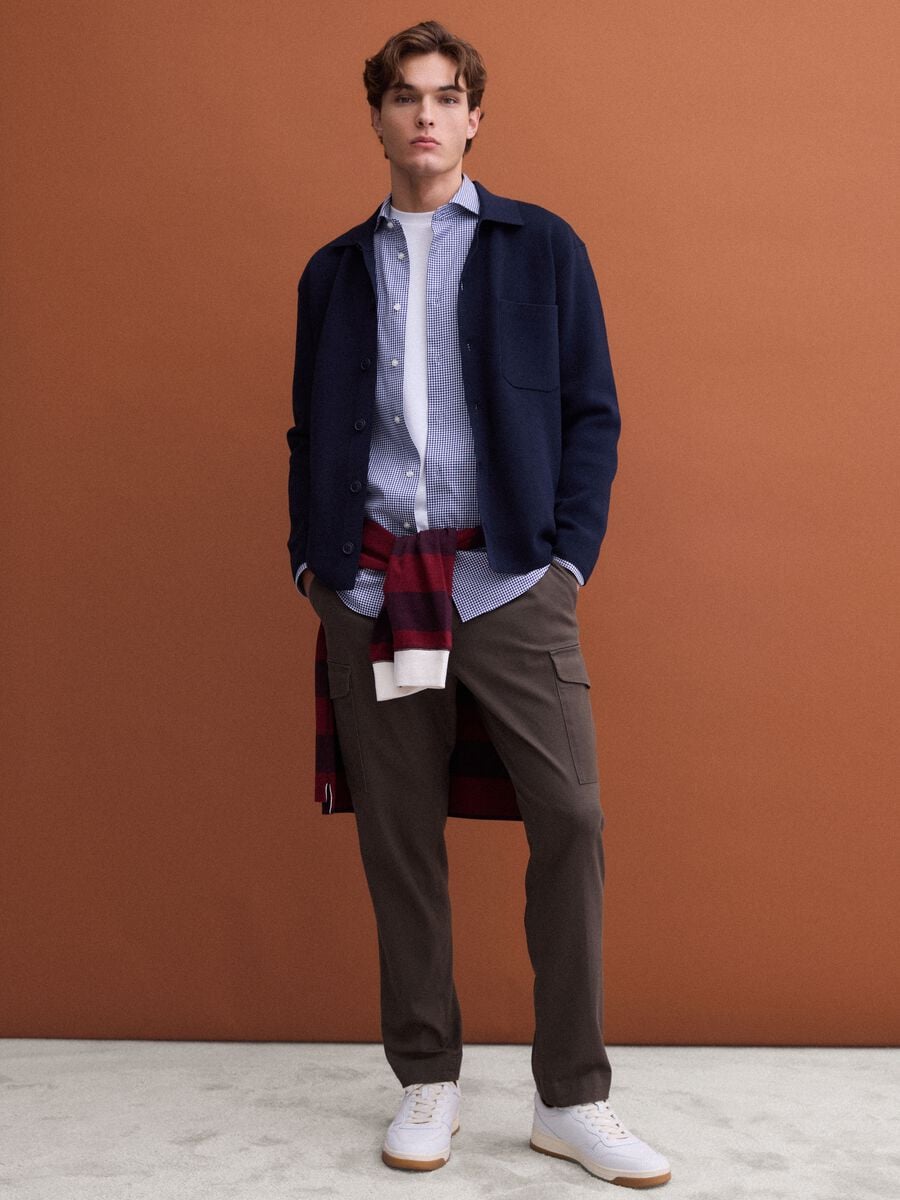Pantaloni marroni cargo in twill di cotone elasticizzato comfort fit_0