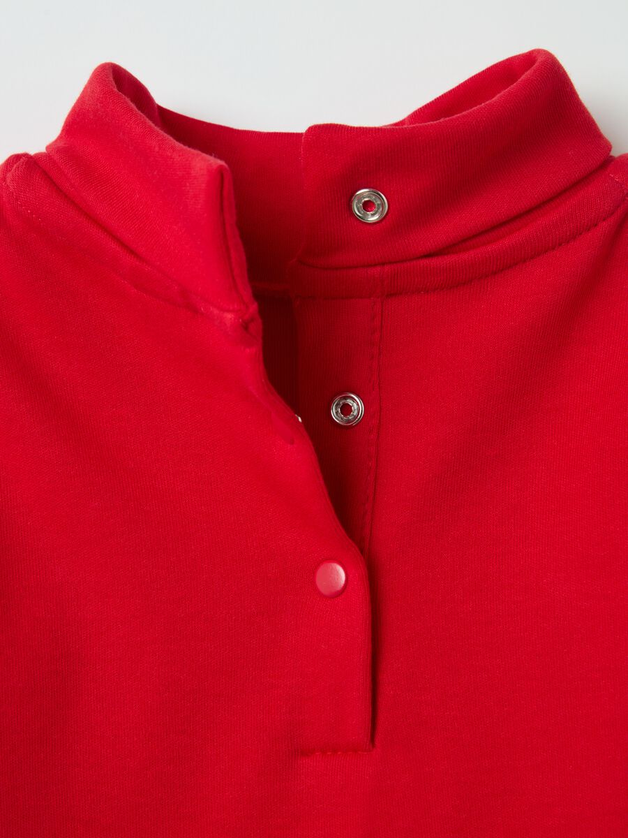Long-sleeved T-shirt with high neck_3