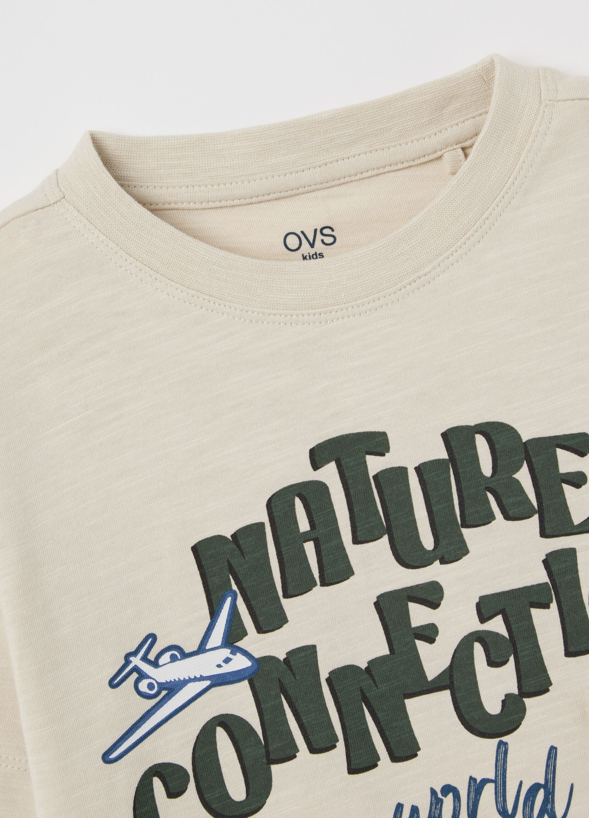 Cotton T-shirt with "Nature Connection" patch