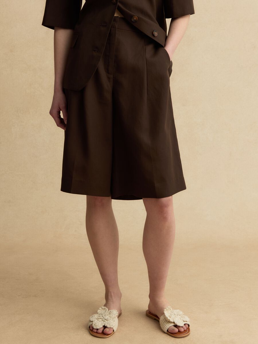 Shorts in misto lyocell e lino marroni regular fit_1