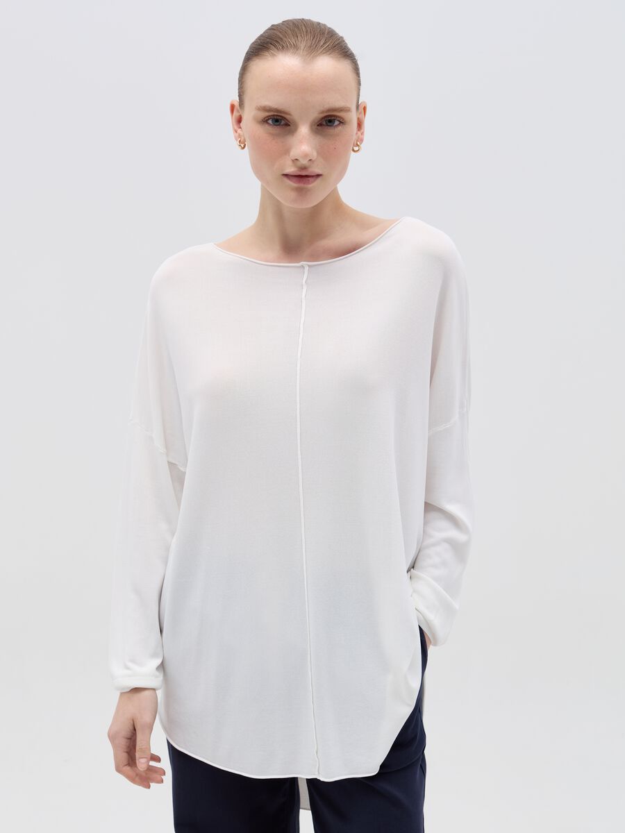 Long oversized top with raised stitching_0