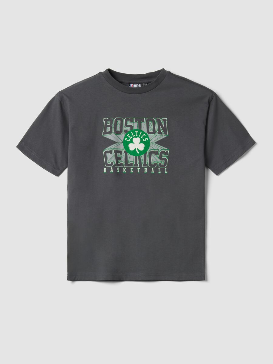 T-shirt in puro cotone grigia da bambino oversize fit Boston Celtics_3
