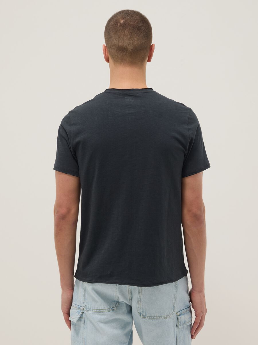 Black regular fit pure cotton T-shirt with henley collar_2