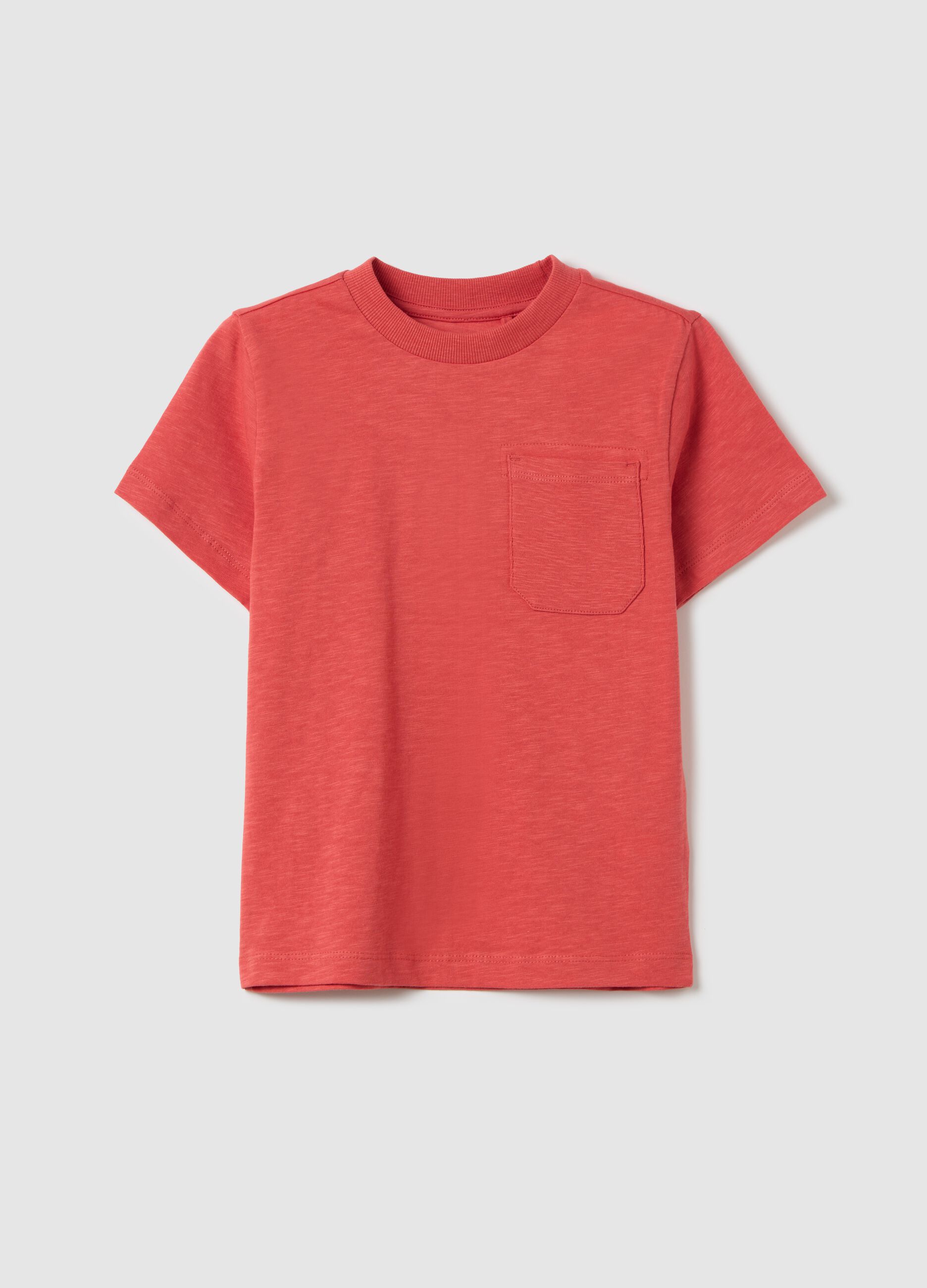 Red T-shirt in organic cotton with pocket