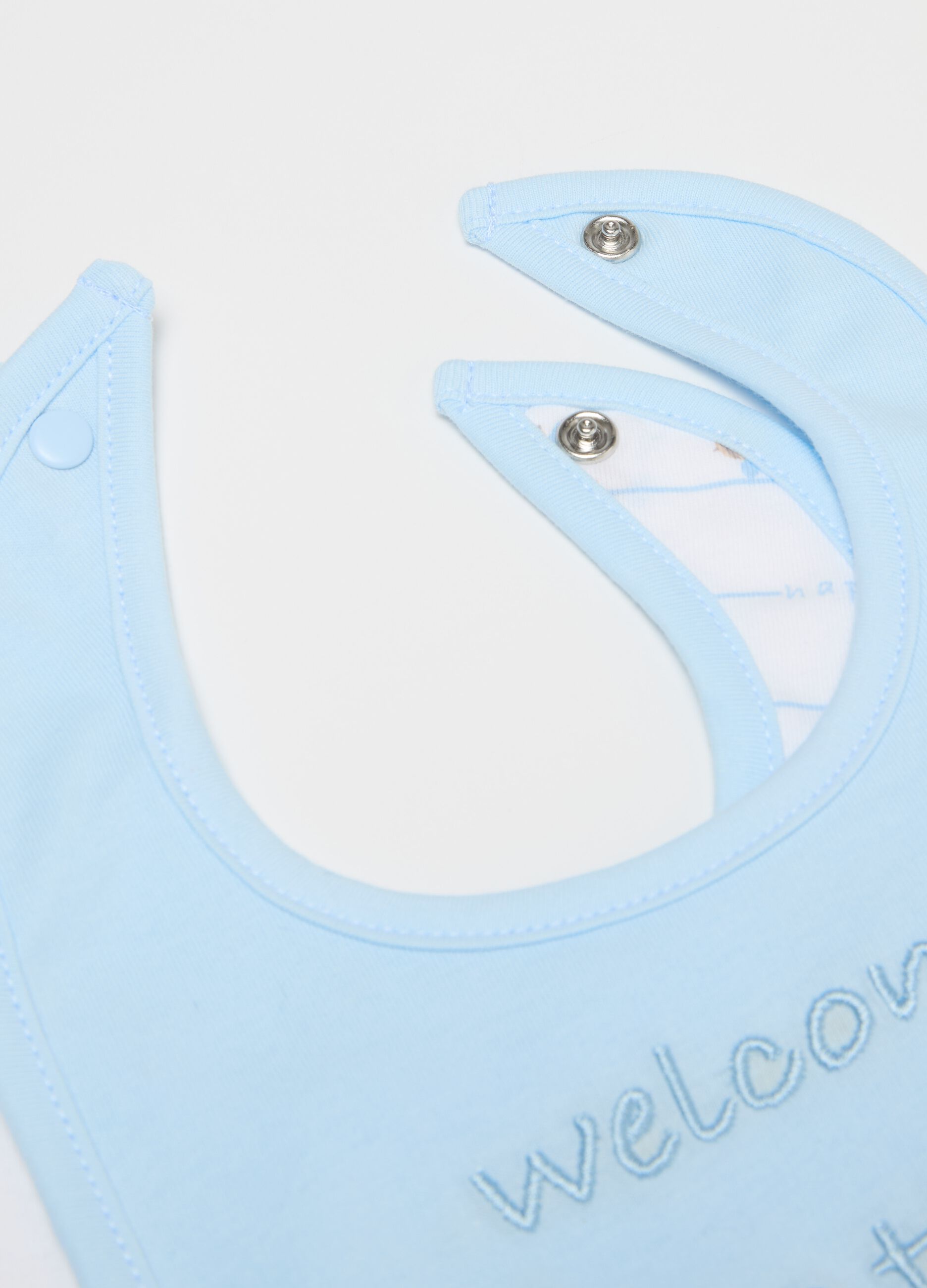 Bipack bavaglini con ricamo "Welcome to the World"