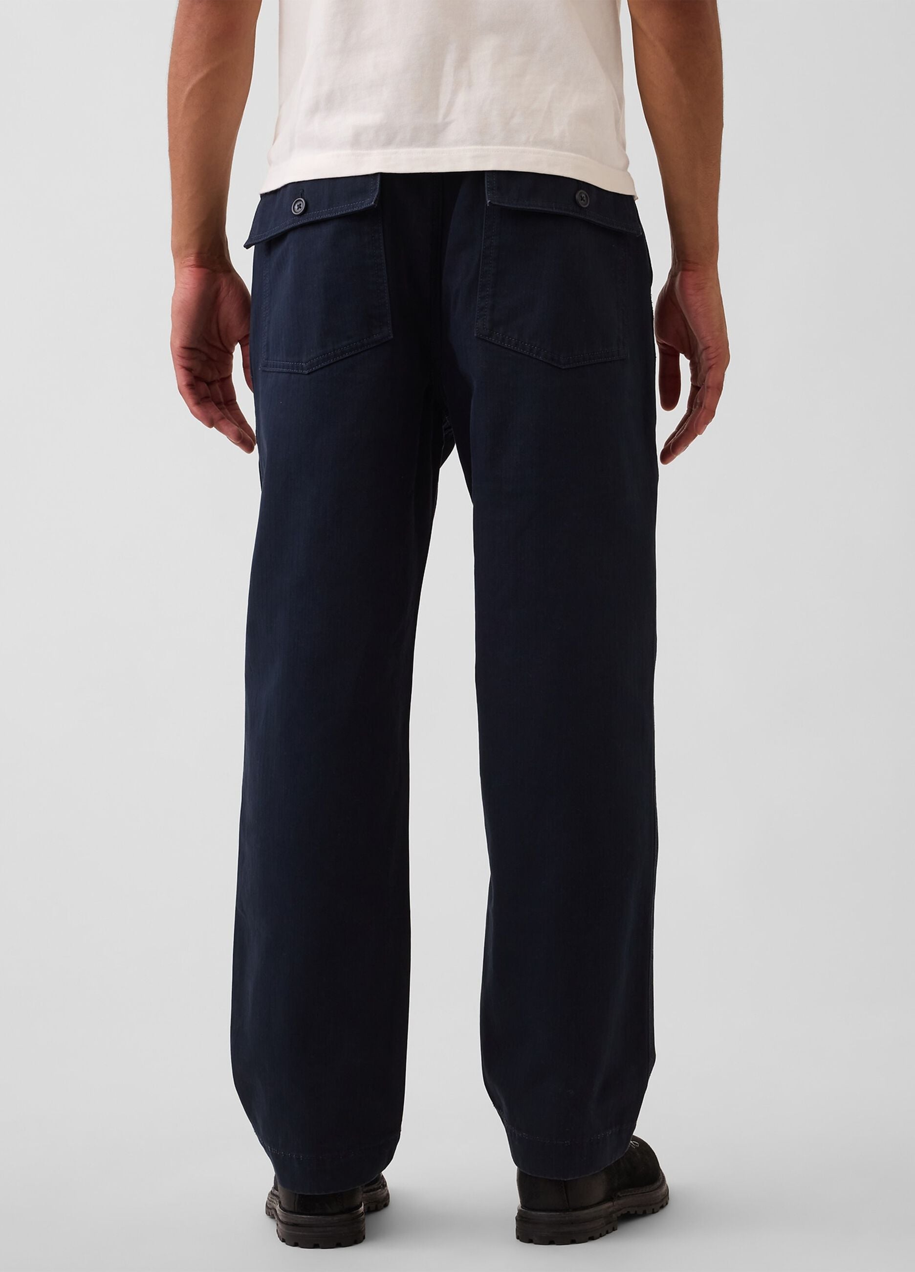 Pantaloni blu navy in puro cotone con tasche applicate