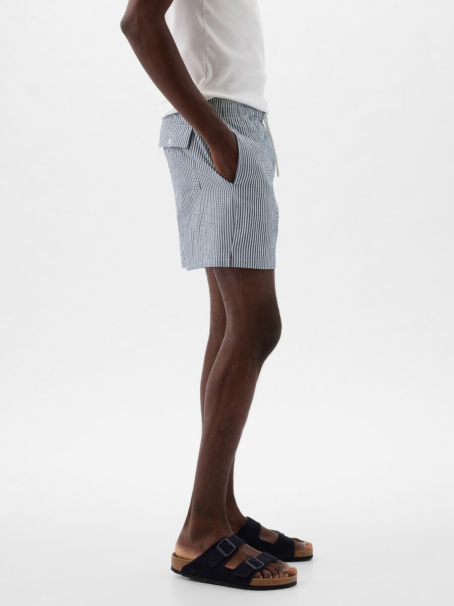 Swimming trunks with pattern and drawstring_1