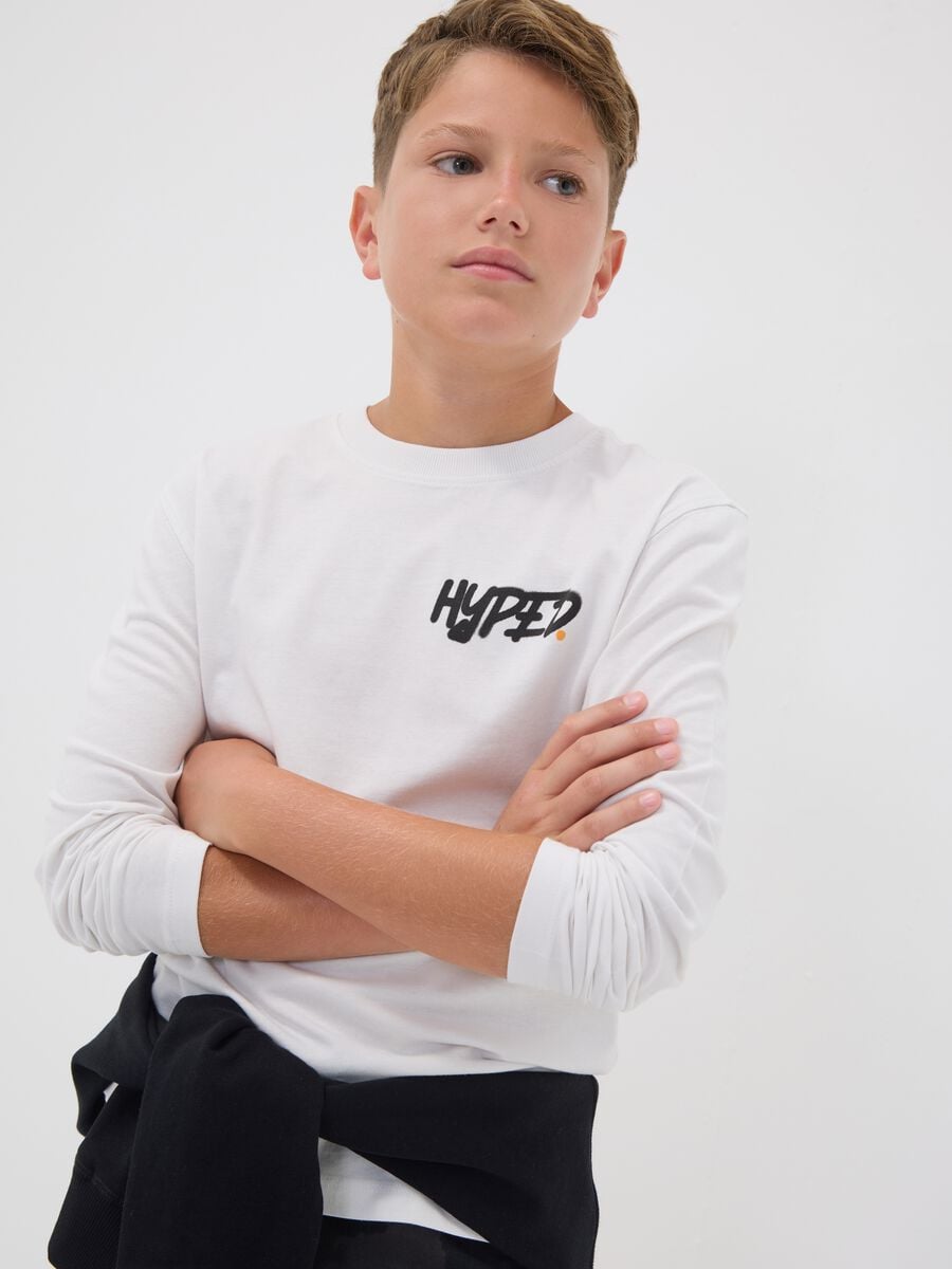 White pure organic cotton T-shirt with "Hyped" print for boys_0