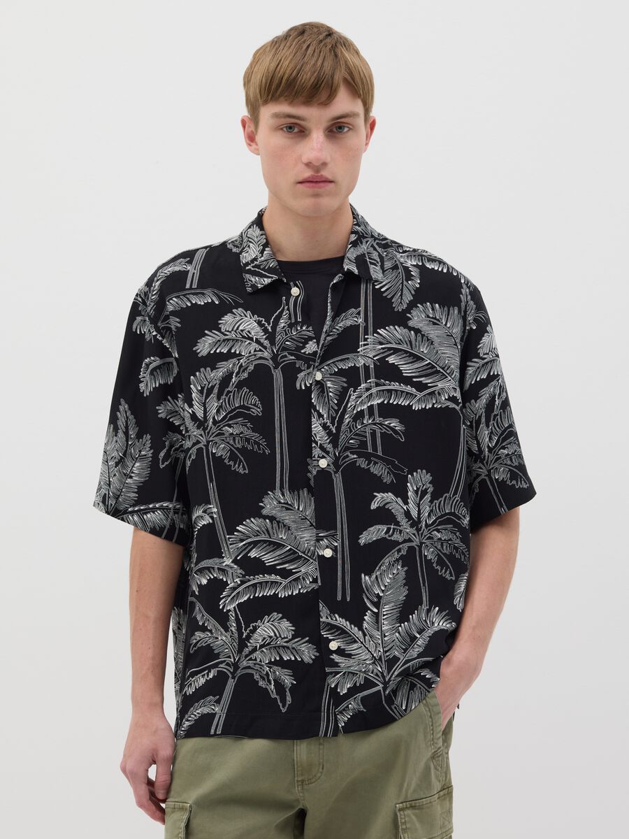 Short sleeve viscose palm print shirt_0