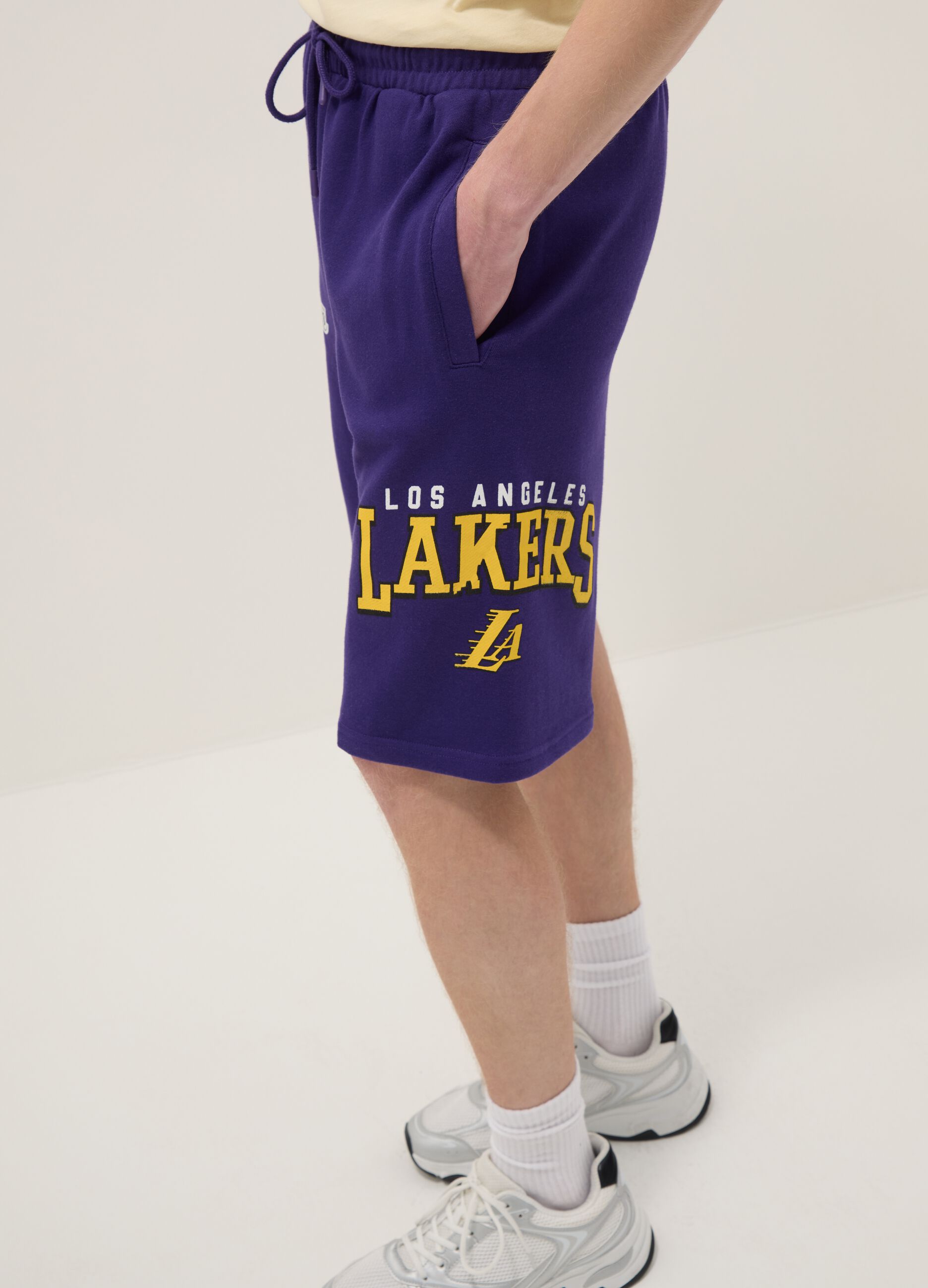 Shorts in misto cotone viola con stampe Los Angeles Lakers
