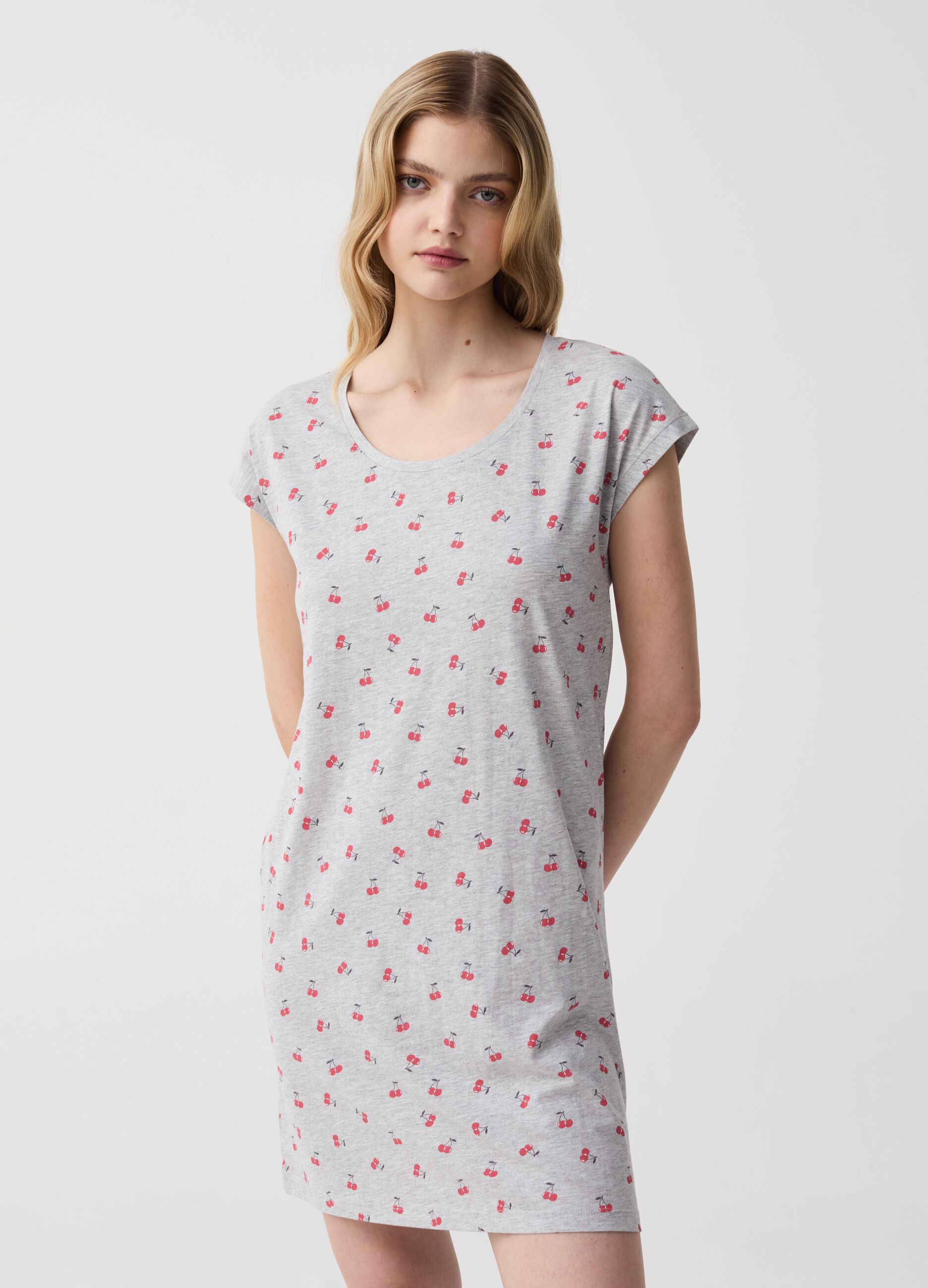 Nightshirt with cherries print