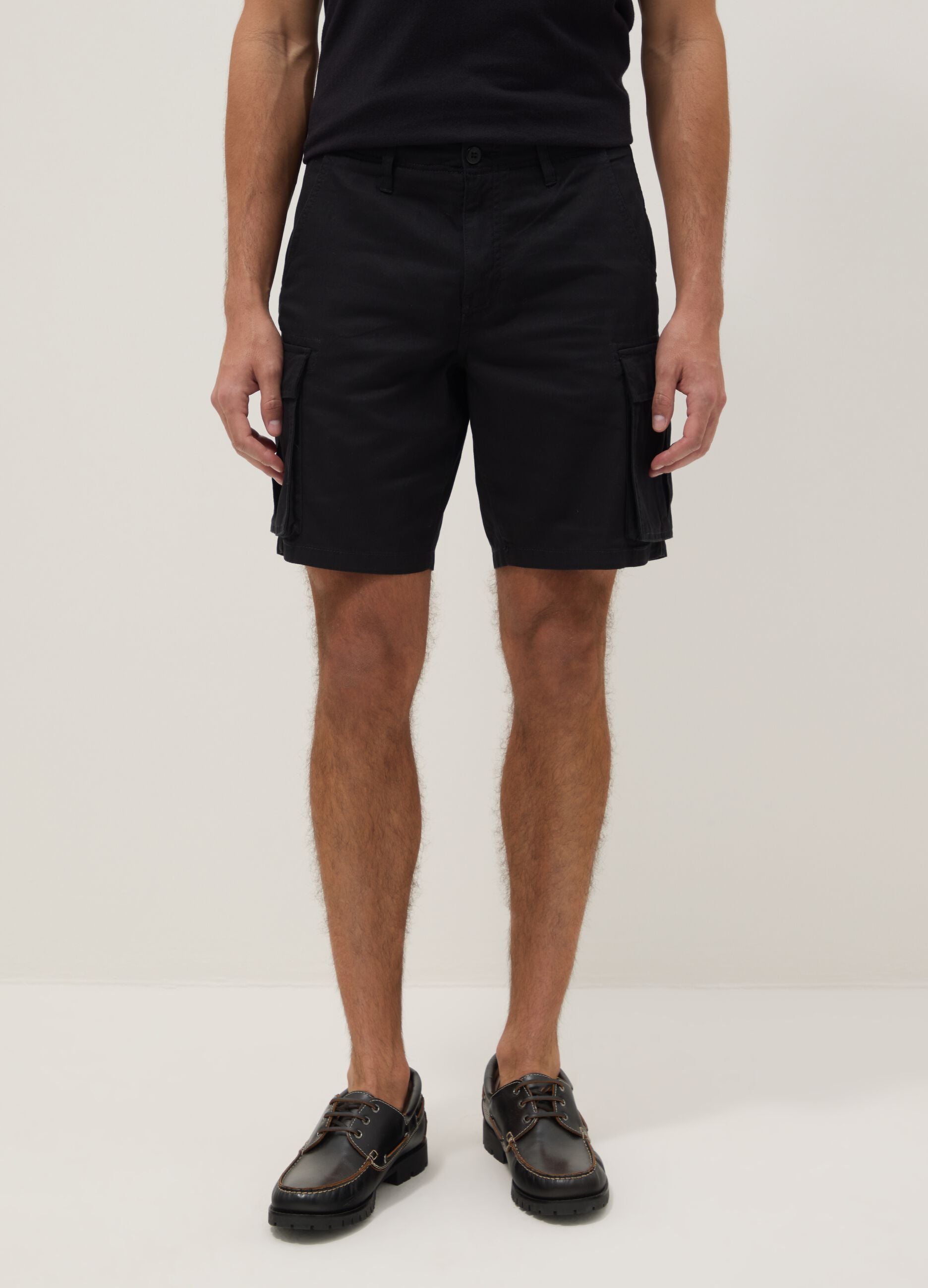 Black pure cotton regular-fit cargo shorts
