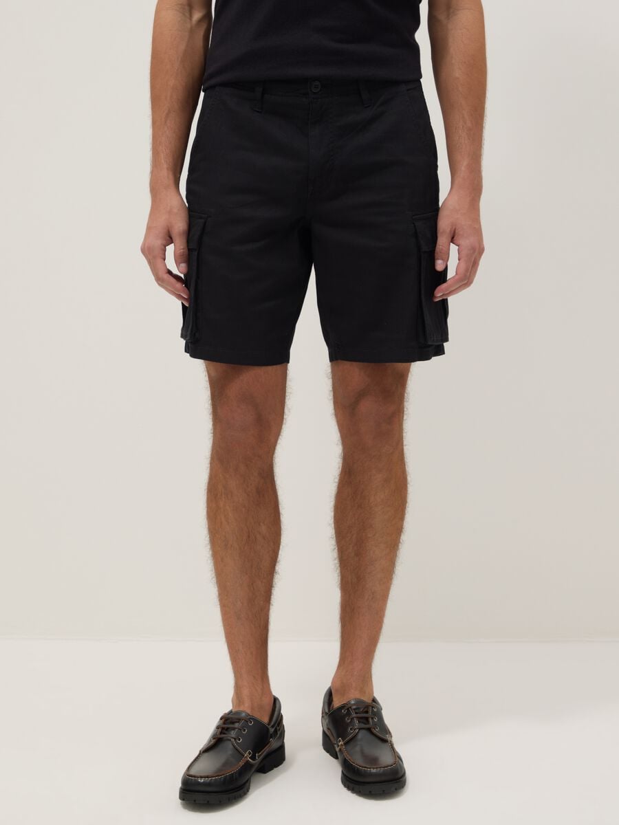 Black pure cotton regular-fit cargo shorts_1