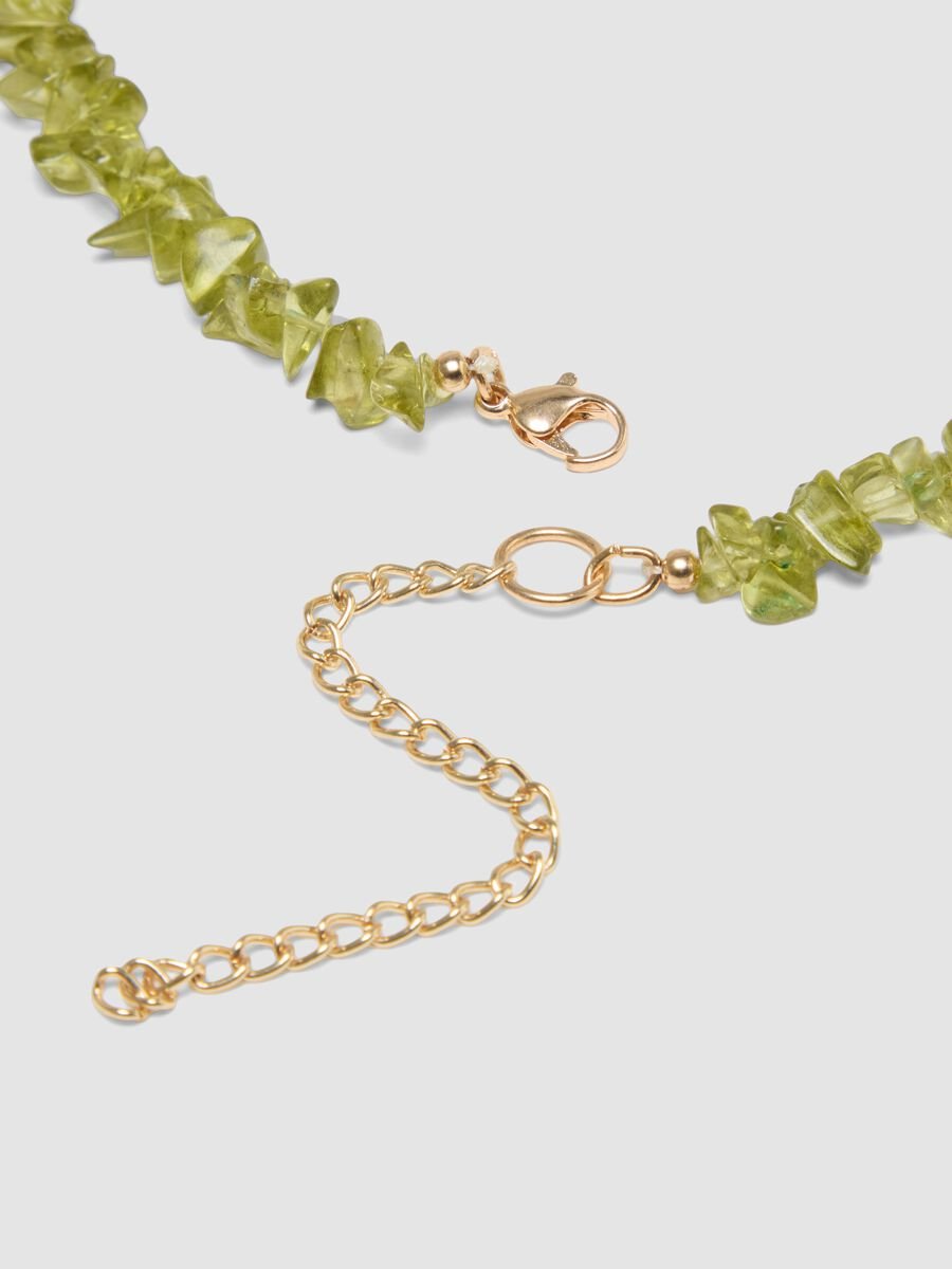 Collana con perline in vetro verde con chiusura dorata_2