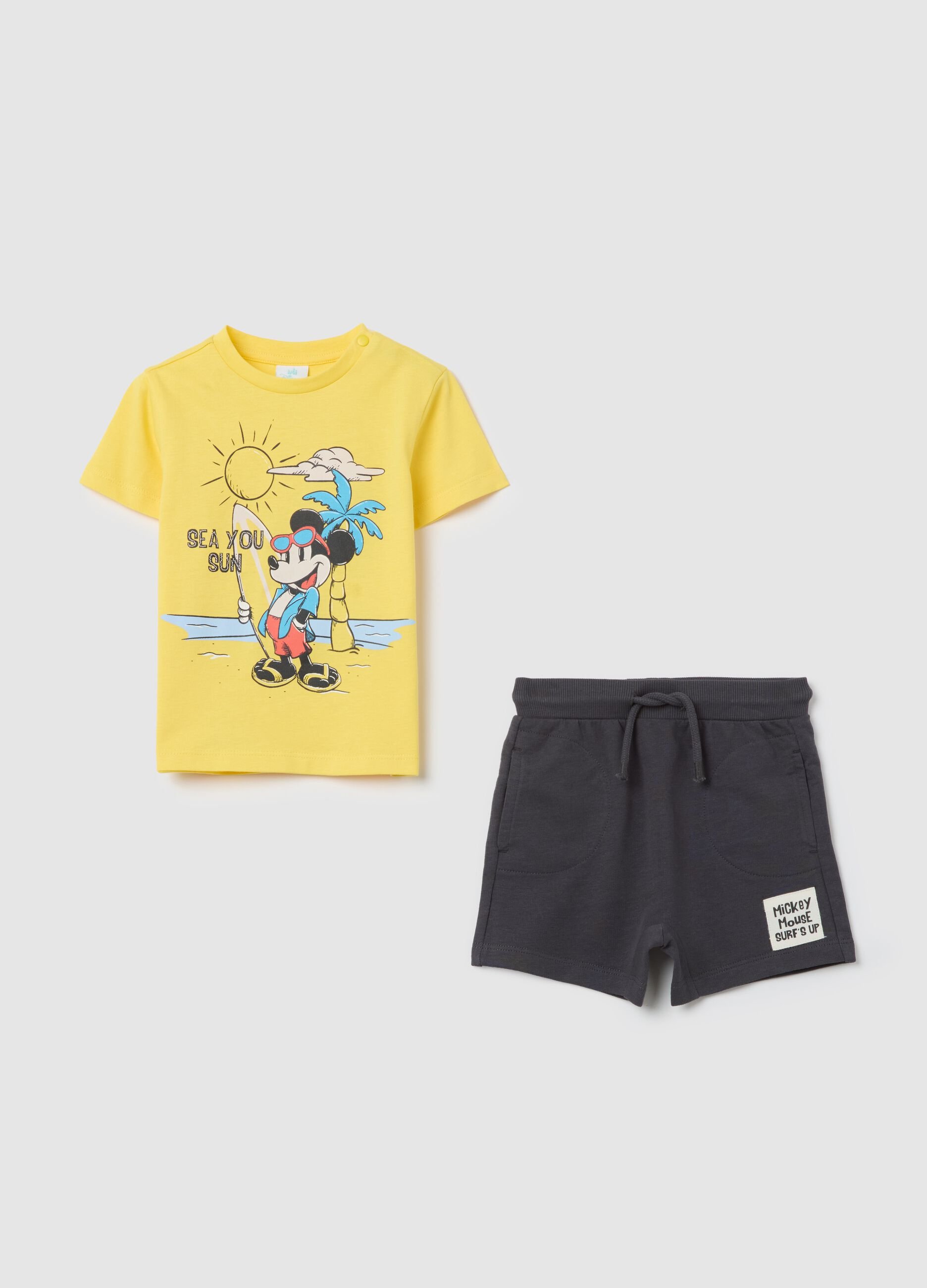 Completo Disney top giallo e pantaloni corti blu