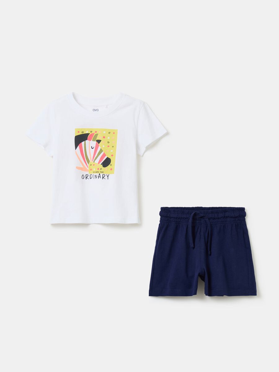 Set t-shirt con stampa e shorts_0