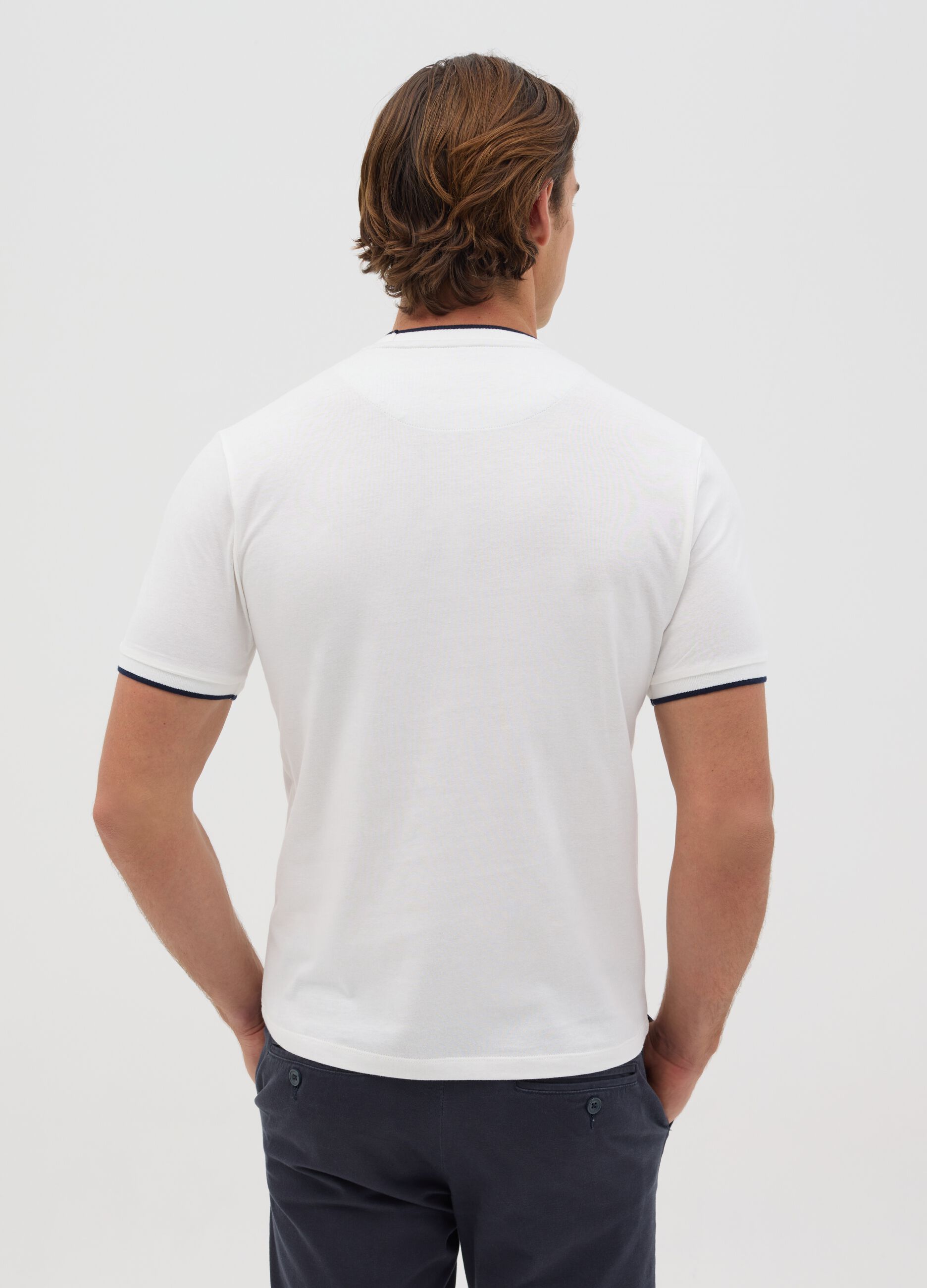 White fitted T-shirt in cotton