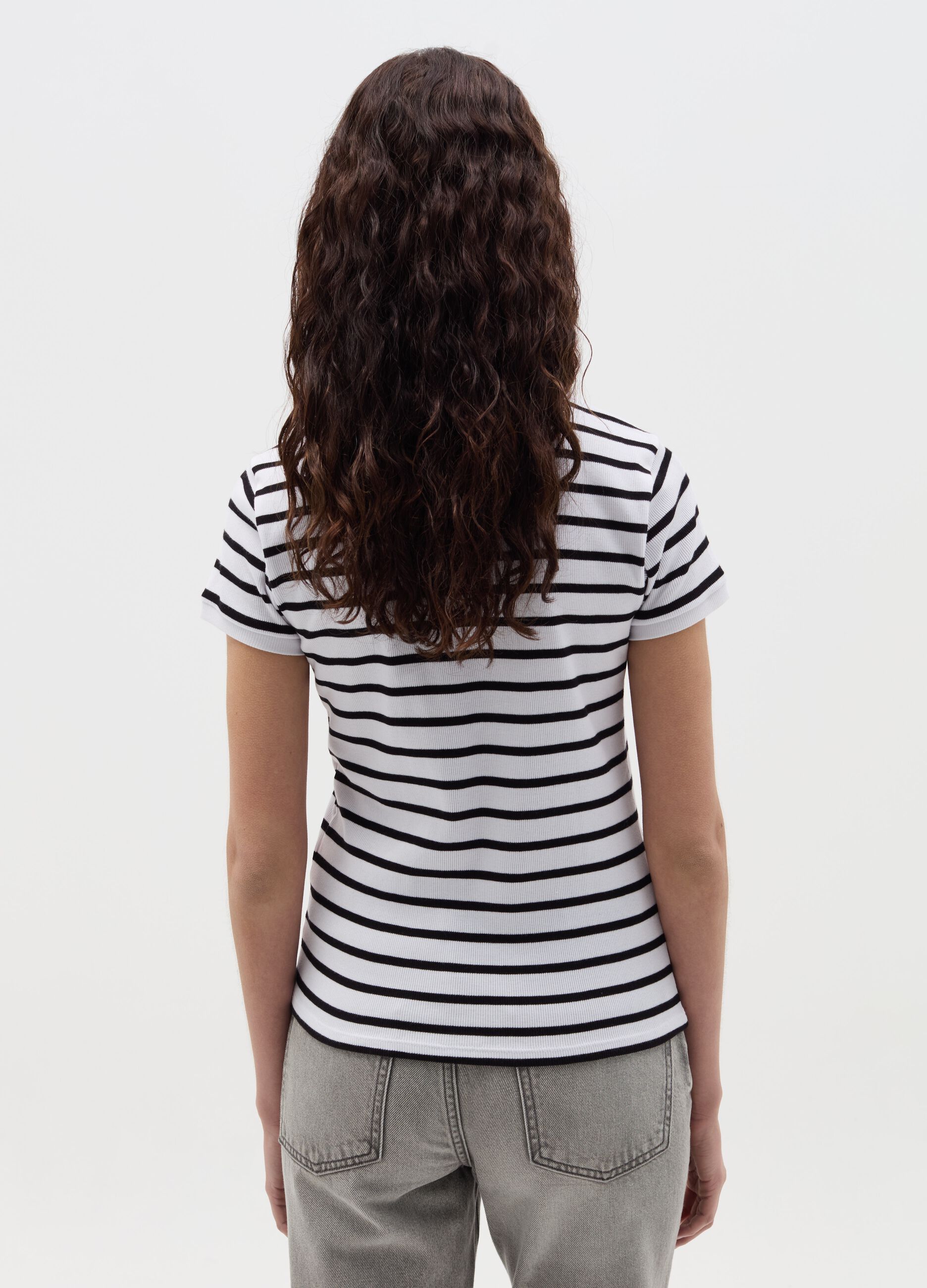 T-shirt a righe con scollo a polo